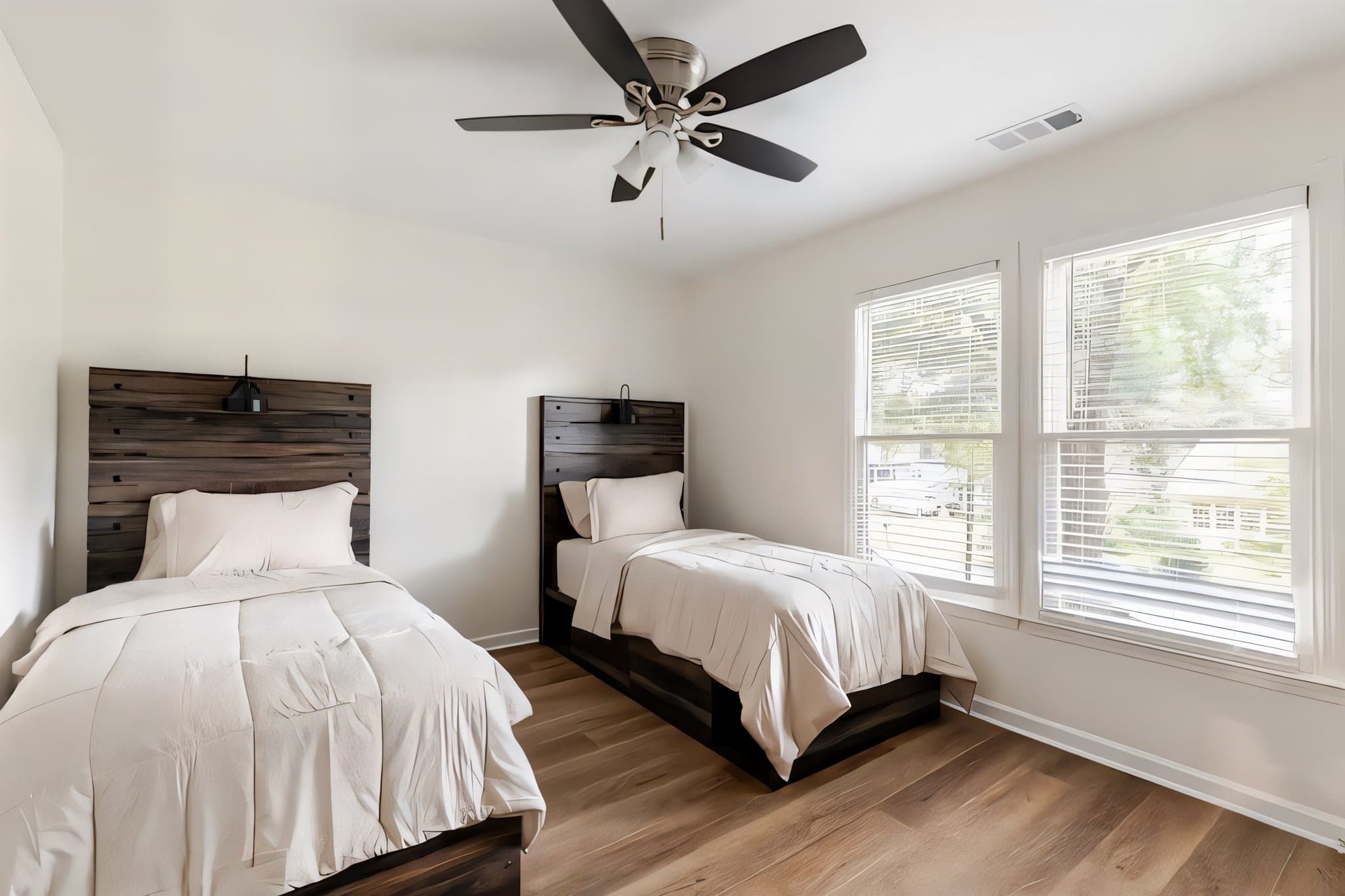 Atlanta House: 948 Byron Dr SW