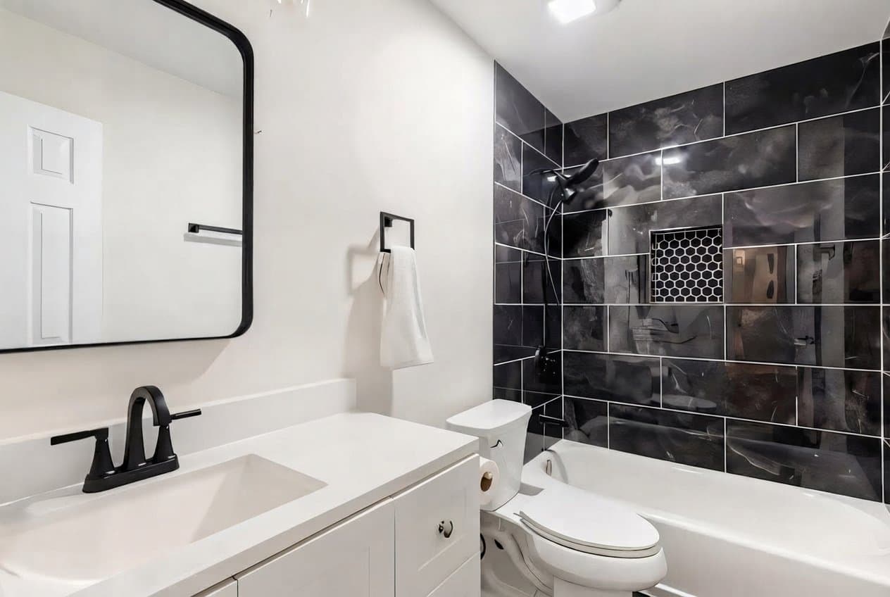Atlanta House: 948 Byron Dr SW