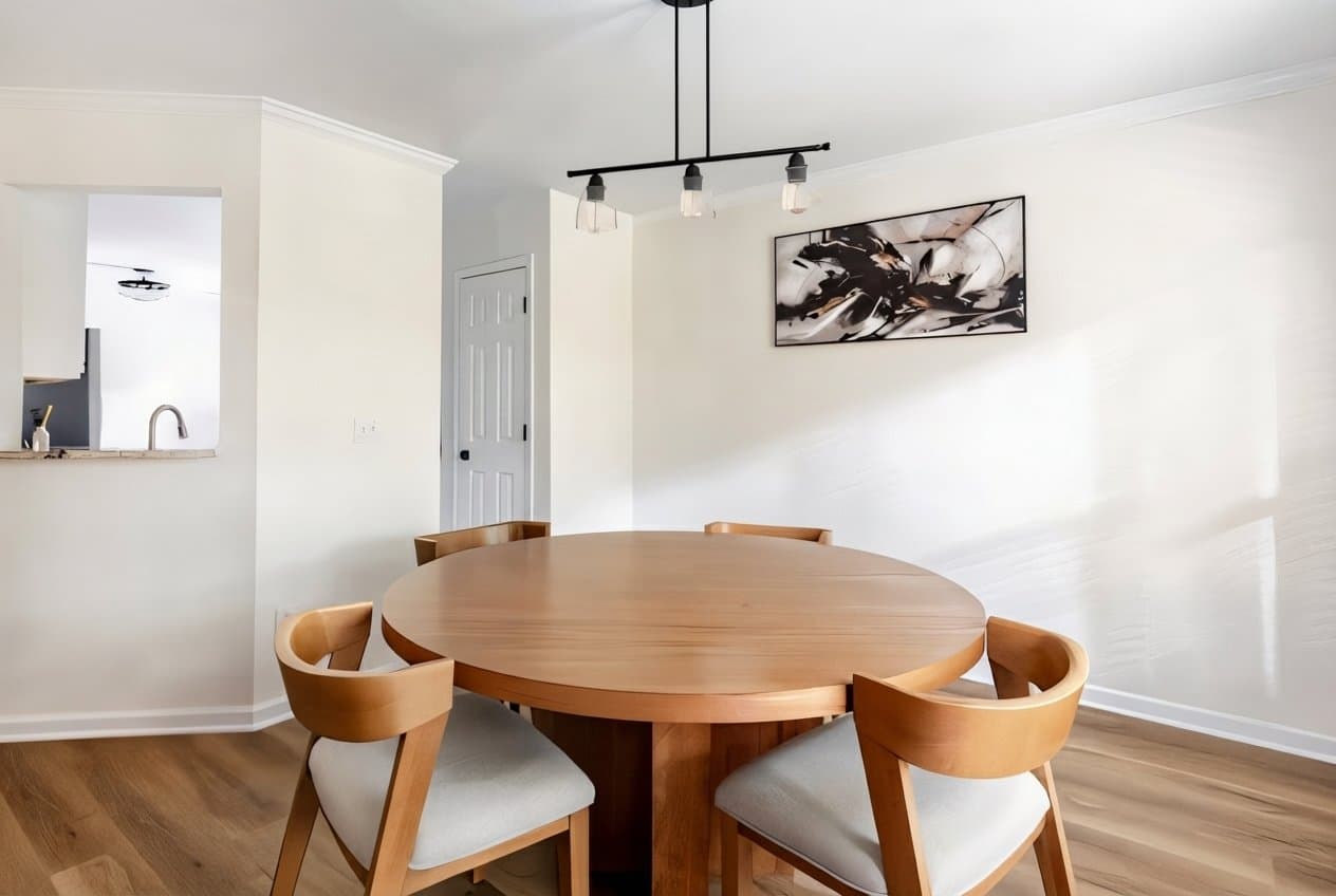 Atlanta House: 948 Byron Dr SW