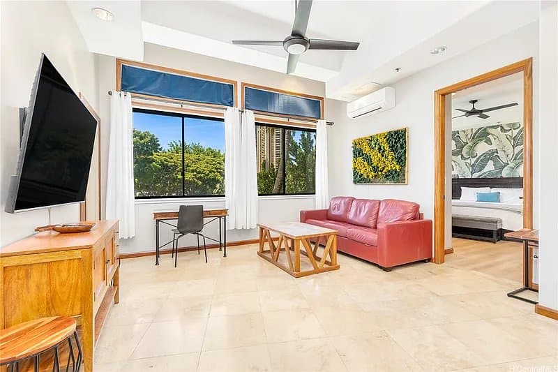 Honolulu Apartment: 2045 Kalakaua Ave