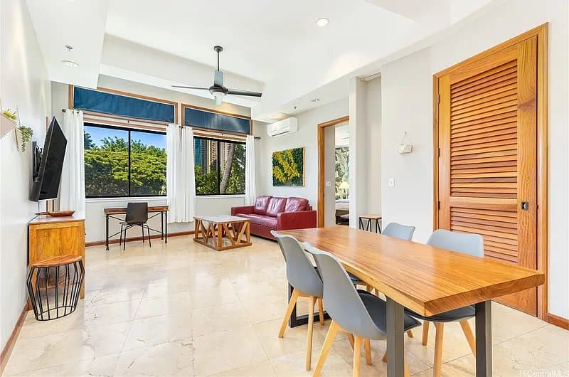 Honolulu Apartment: 2045 Kalakaua Ave