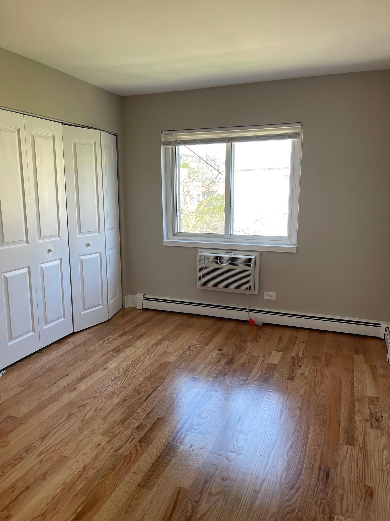 Chicago Apartment: 663 West Grace Street