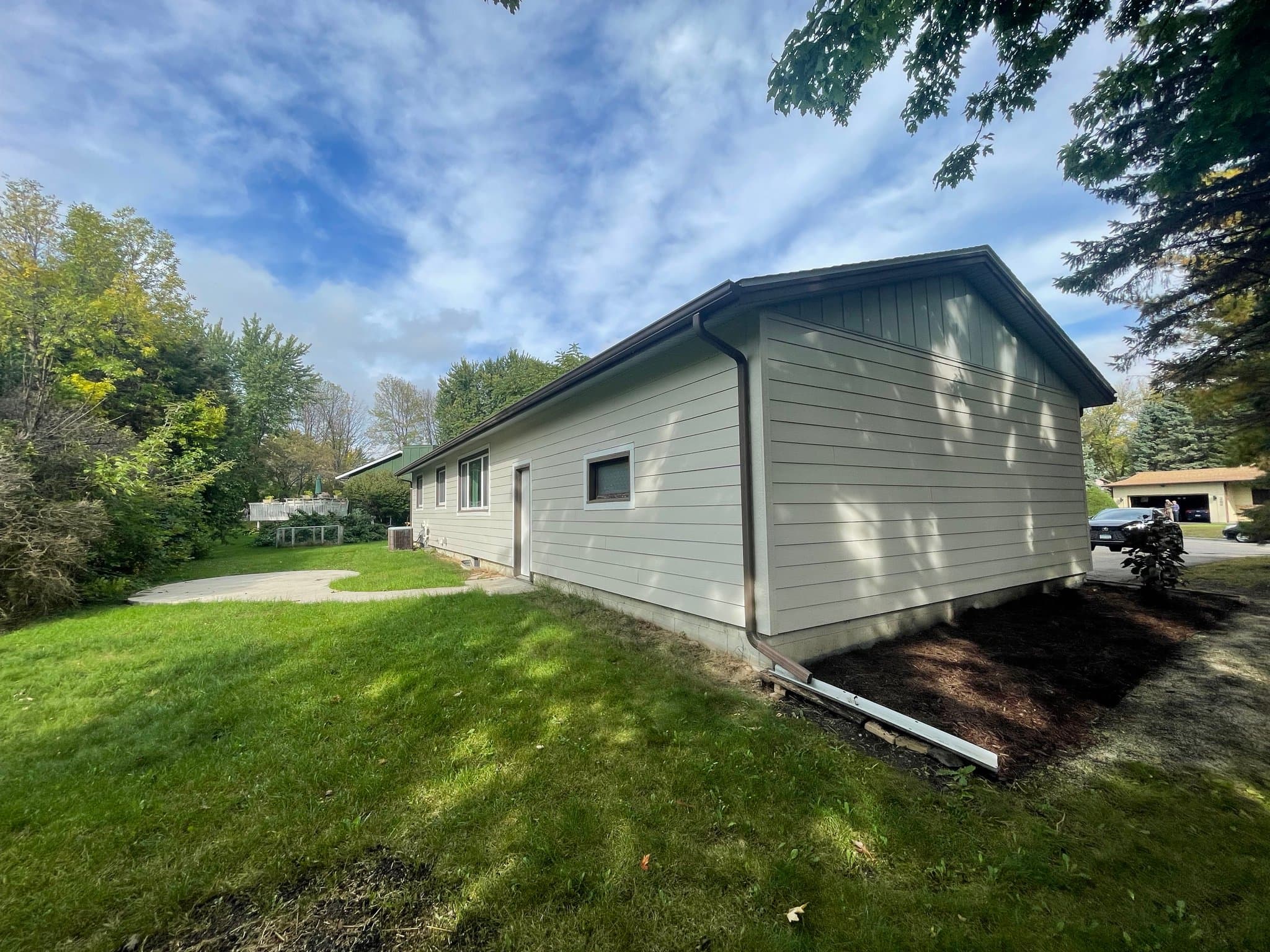 Chaska House: 293 Cardinal Ct