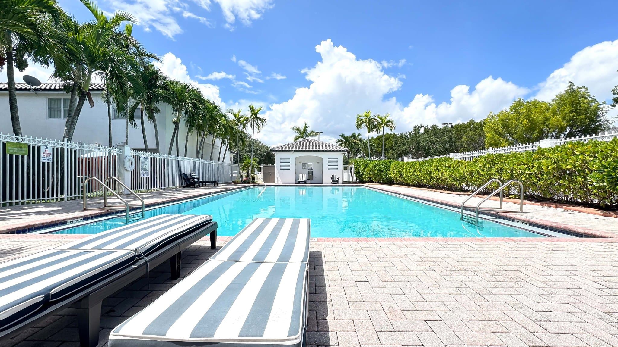 DORAL House: 5470 nw 107th