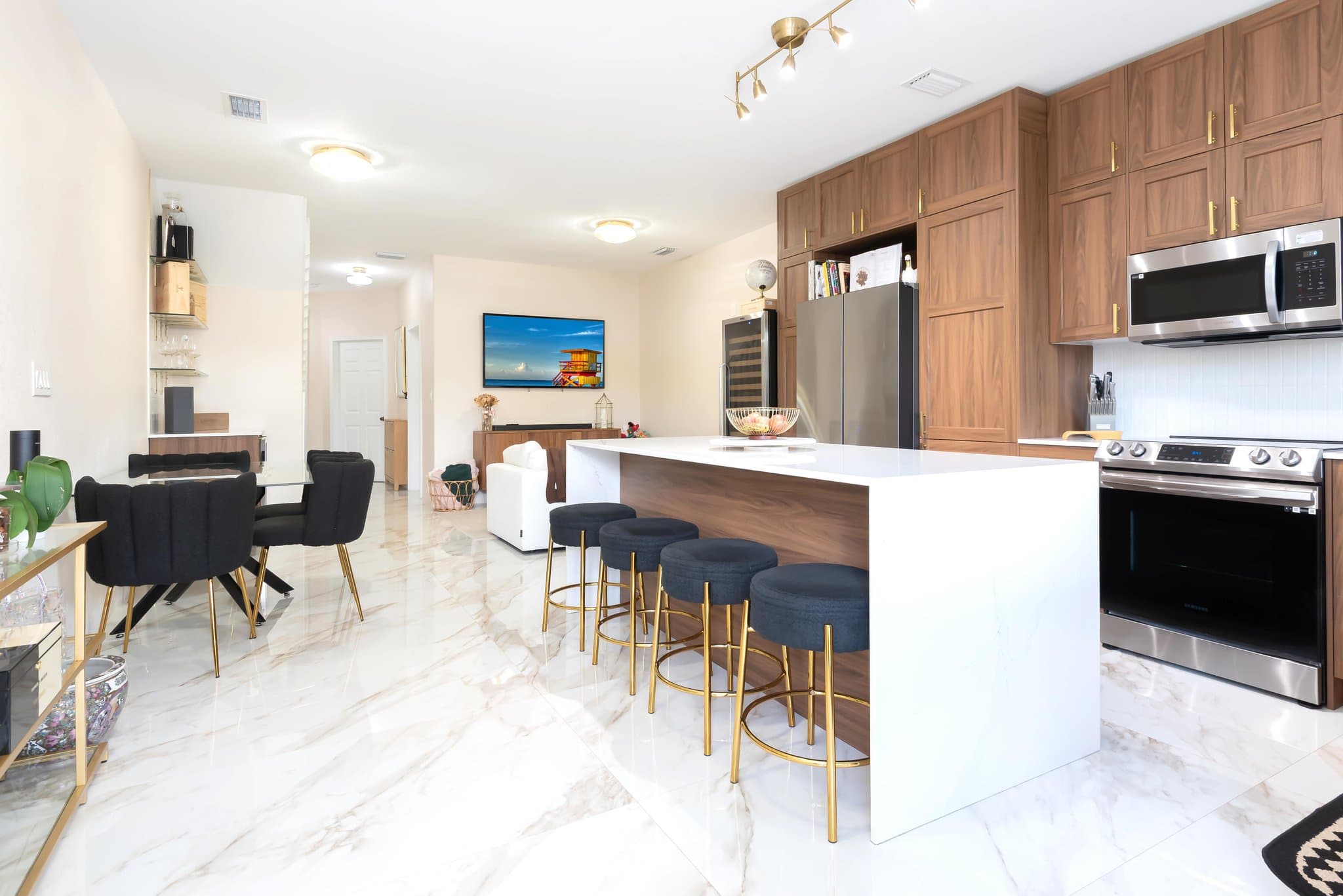 DORAL House: 5470 nw 107th