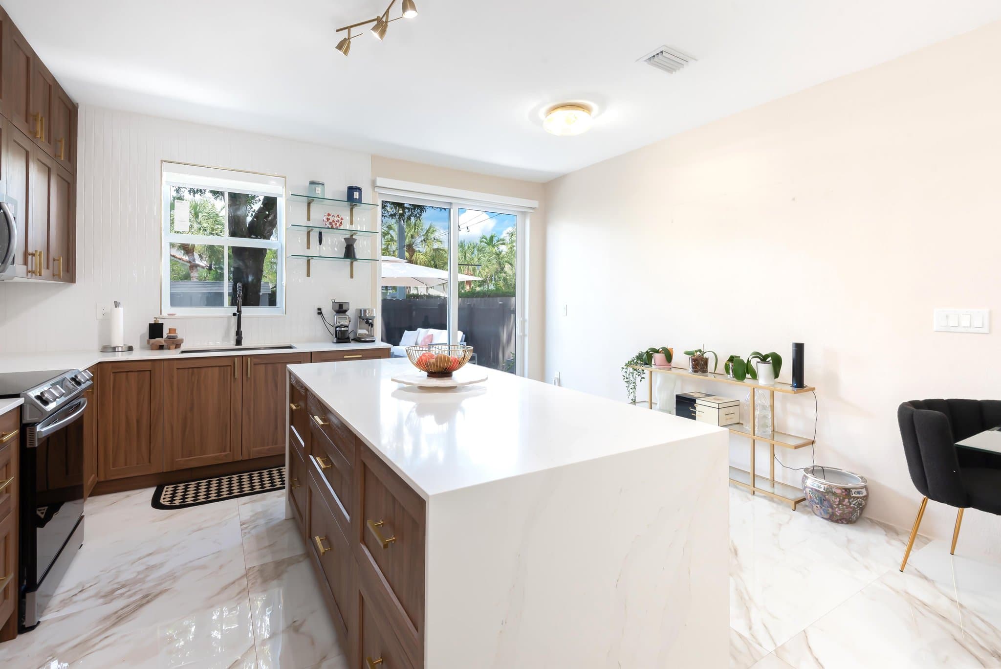 DORAL House: 5470 nw 107th