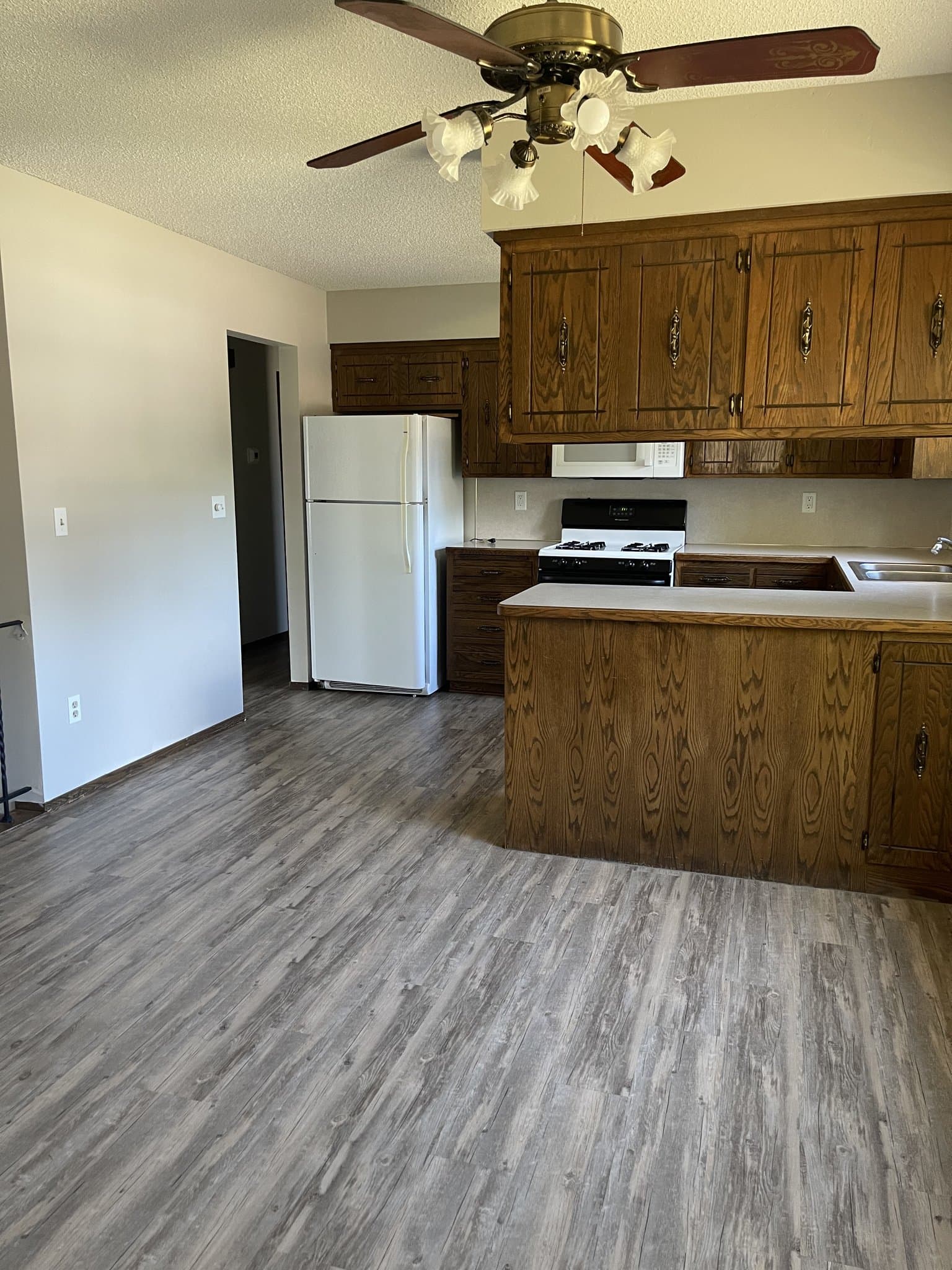 Chaska House: 293 Cardinal Ct