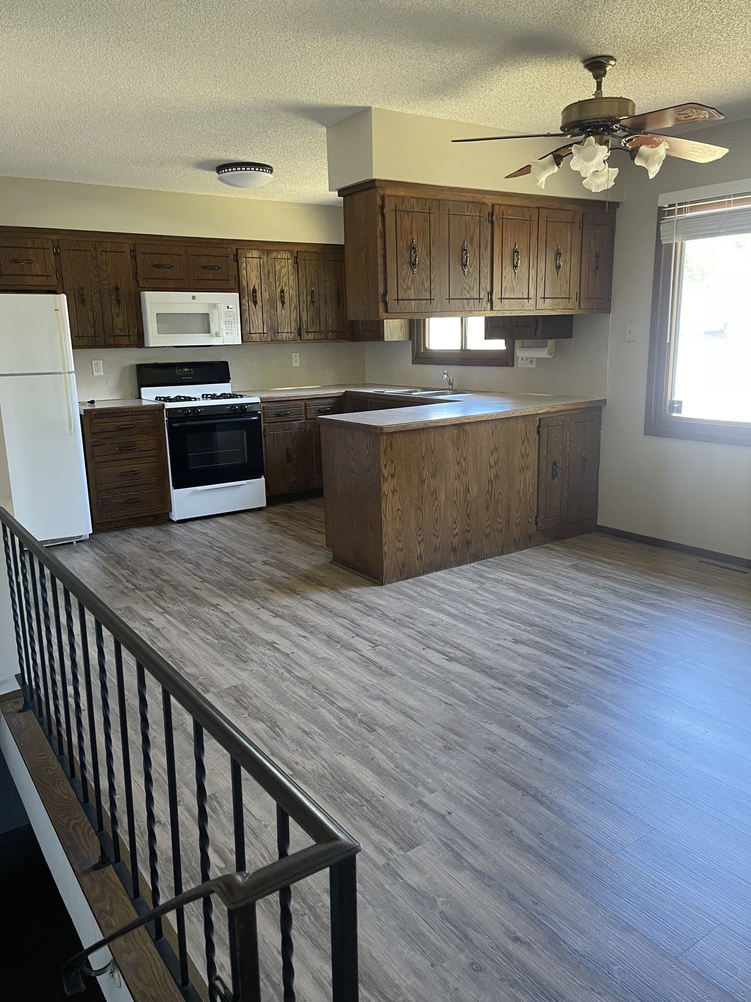 Chaska House: 293 Cardinal Ct