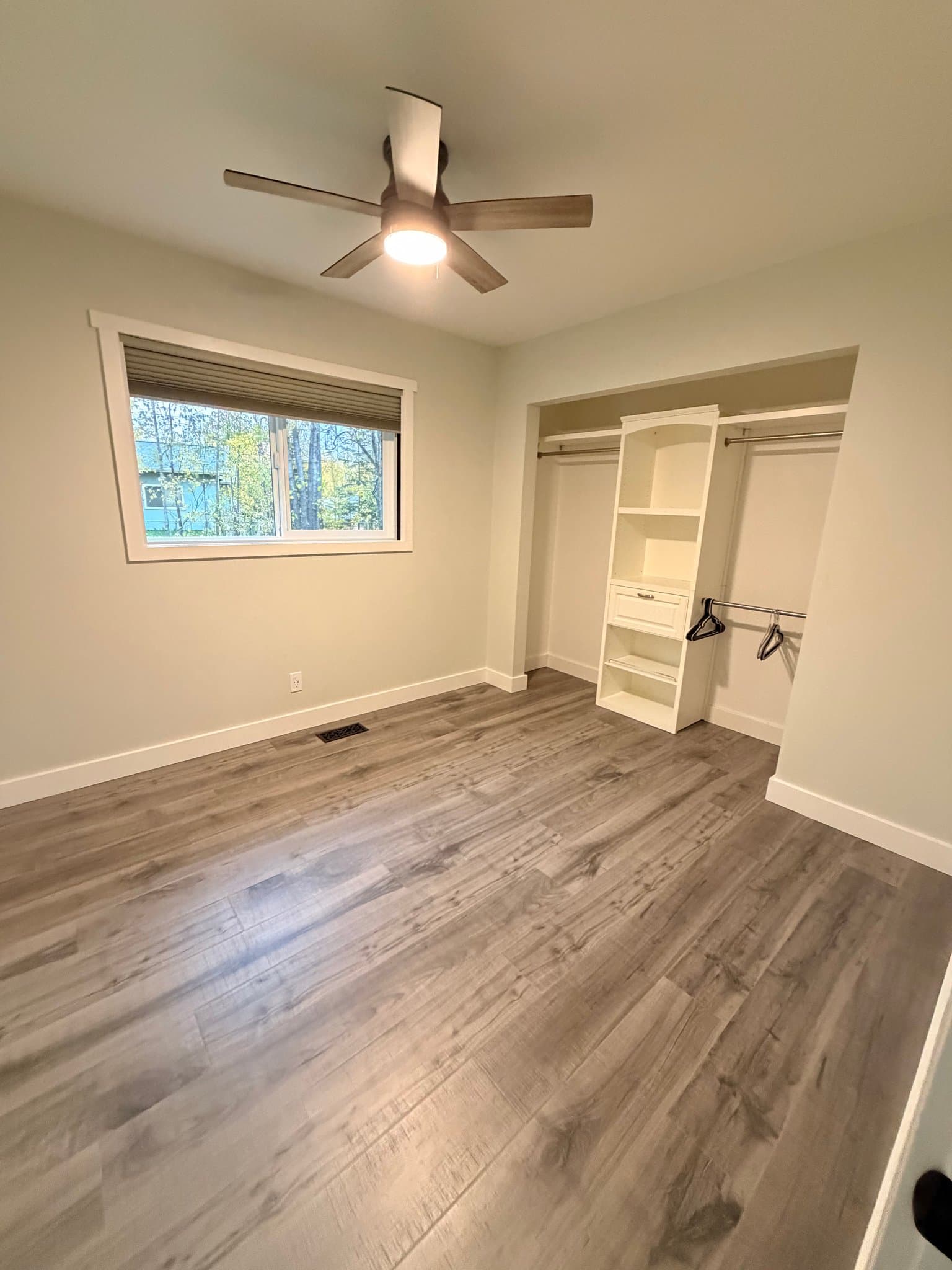 Wasilla House: 865 W Lone Cub