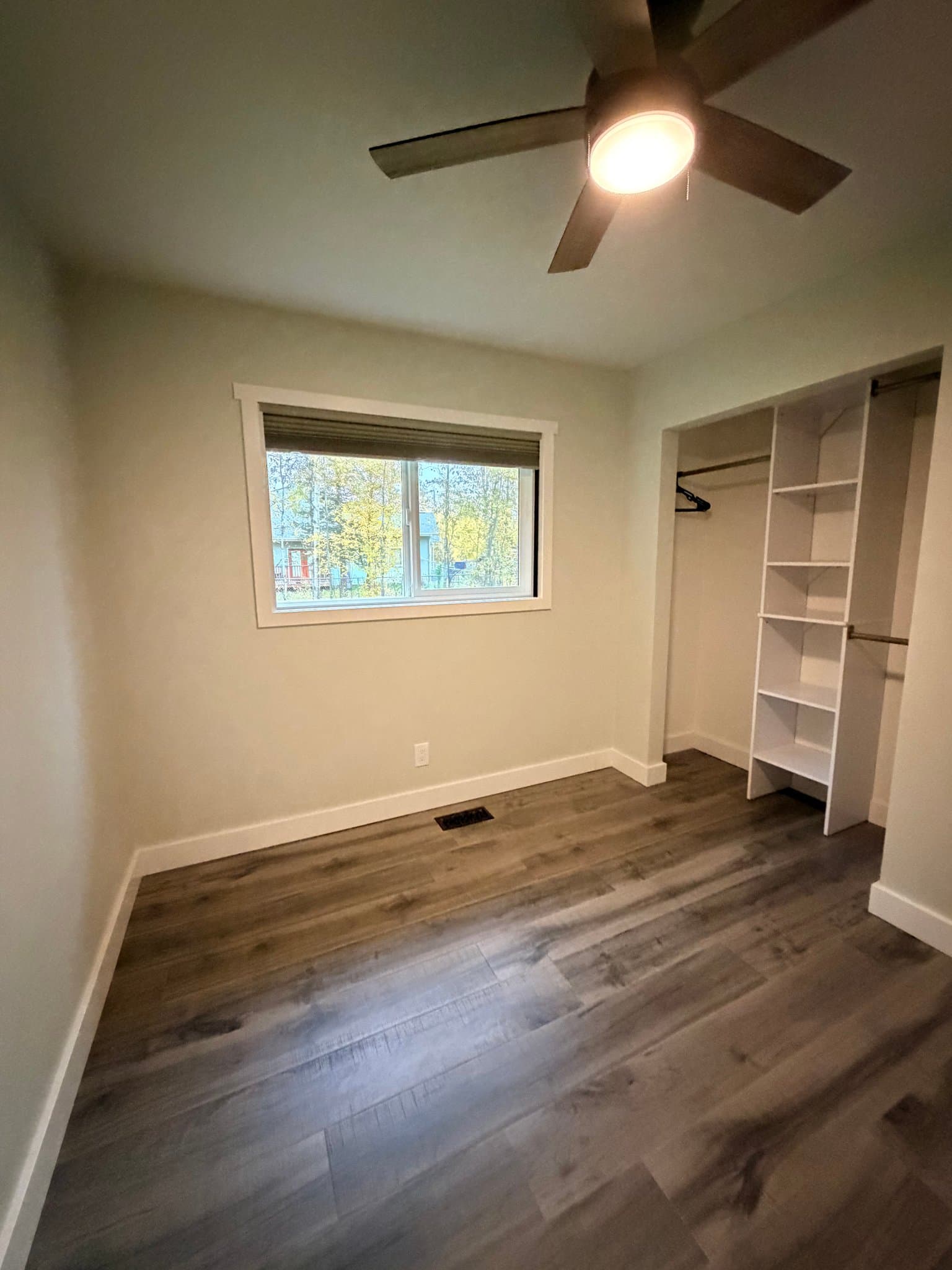 Wasilla House: 865 W Lone Cub