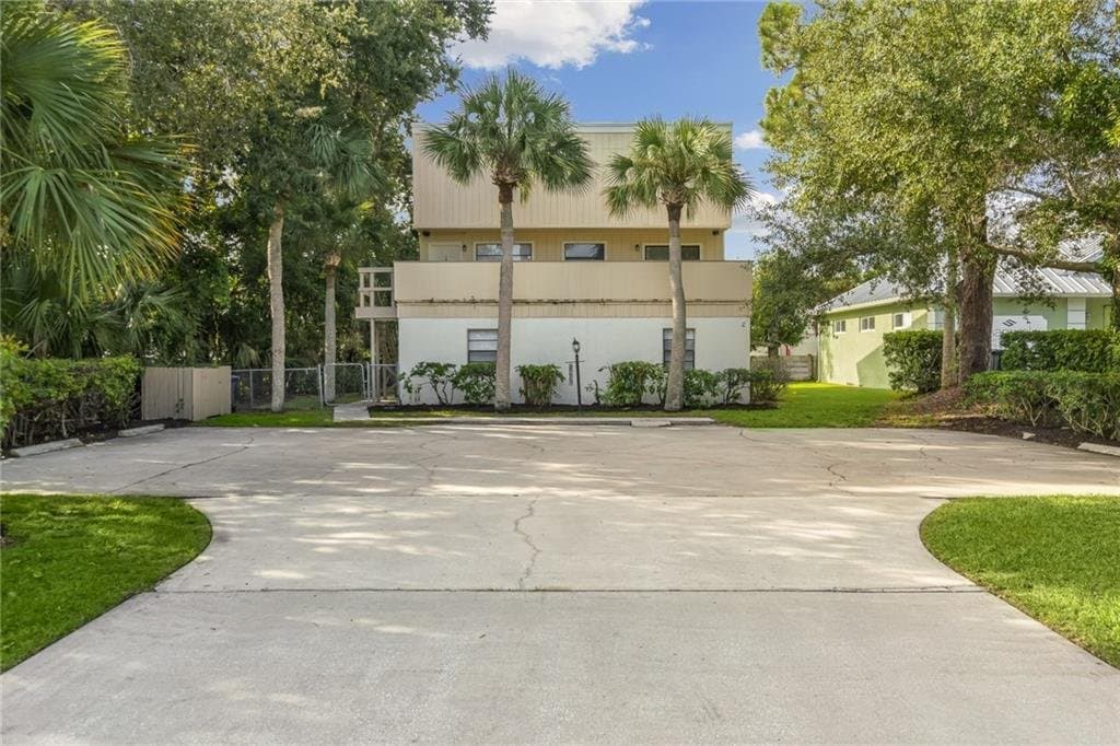 Vero Beach Multiplex: 855 16th Pl