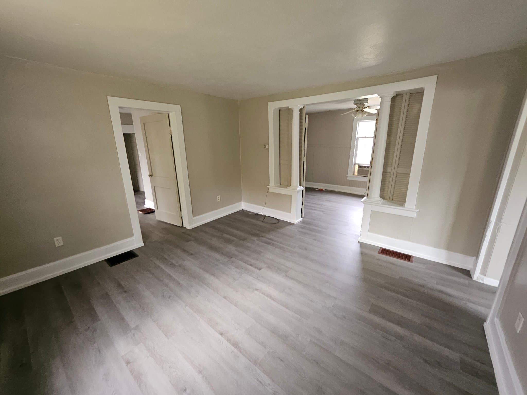 Independence House: 104 S Huttig Ave