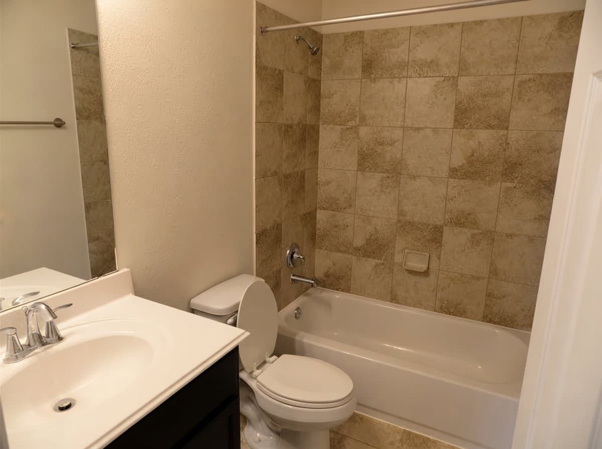 Houston House: 2111 Denridge Dr