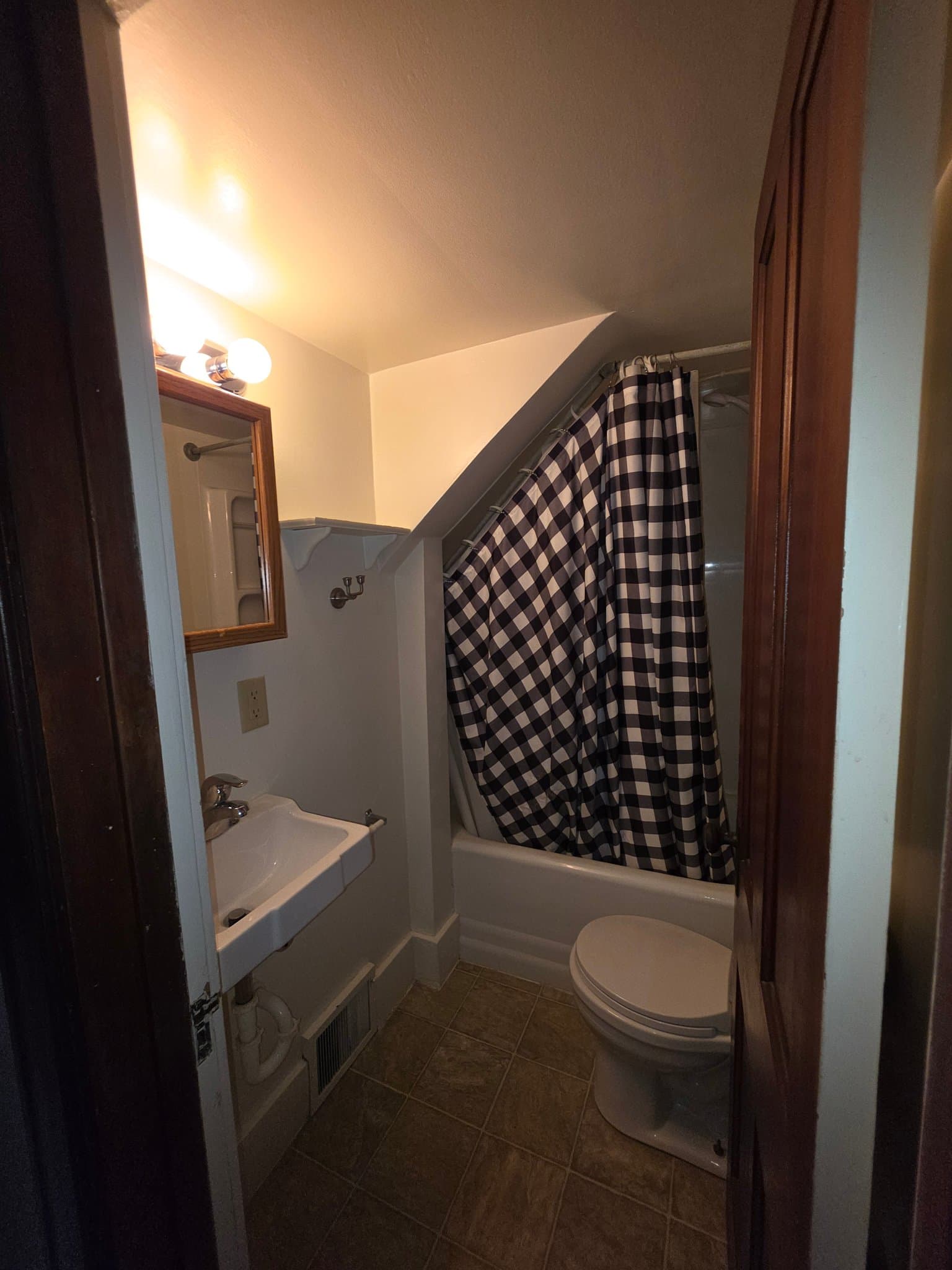 Peoria Apartment: 300 Colona