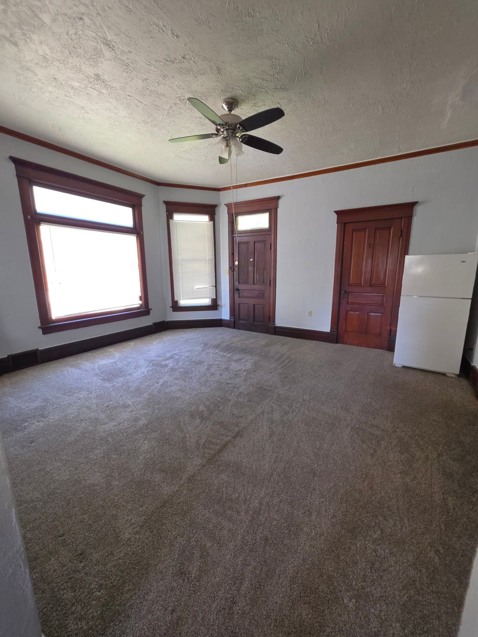 Peoria Apartment: 300 Colona