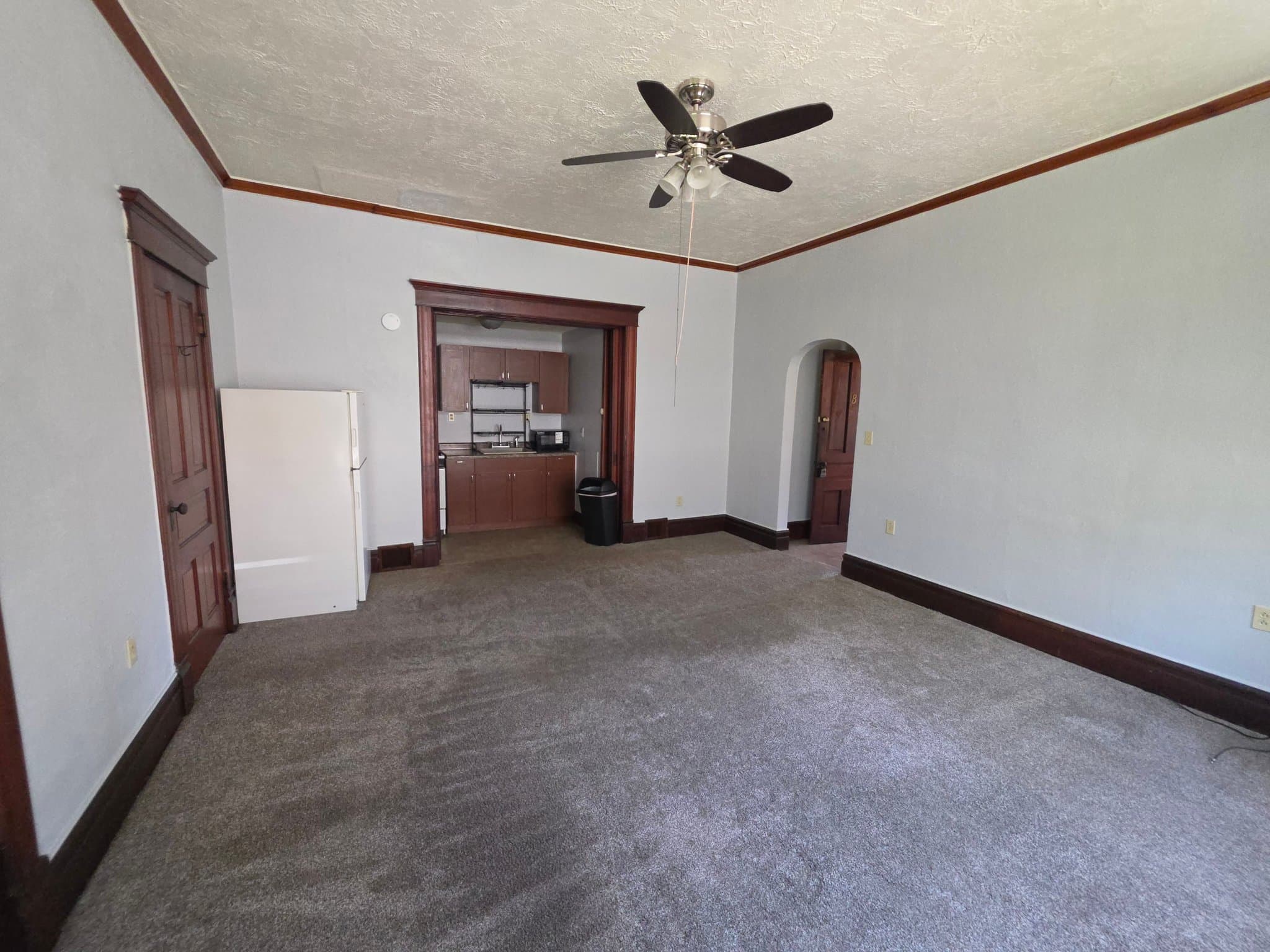 Peoria Apartment: 300 Colona
