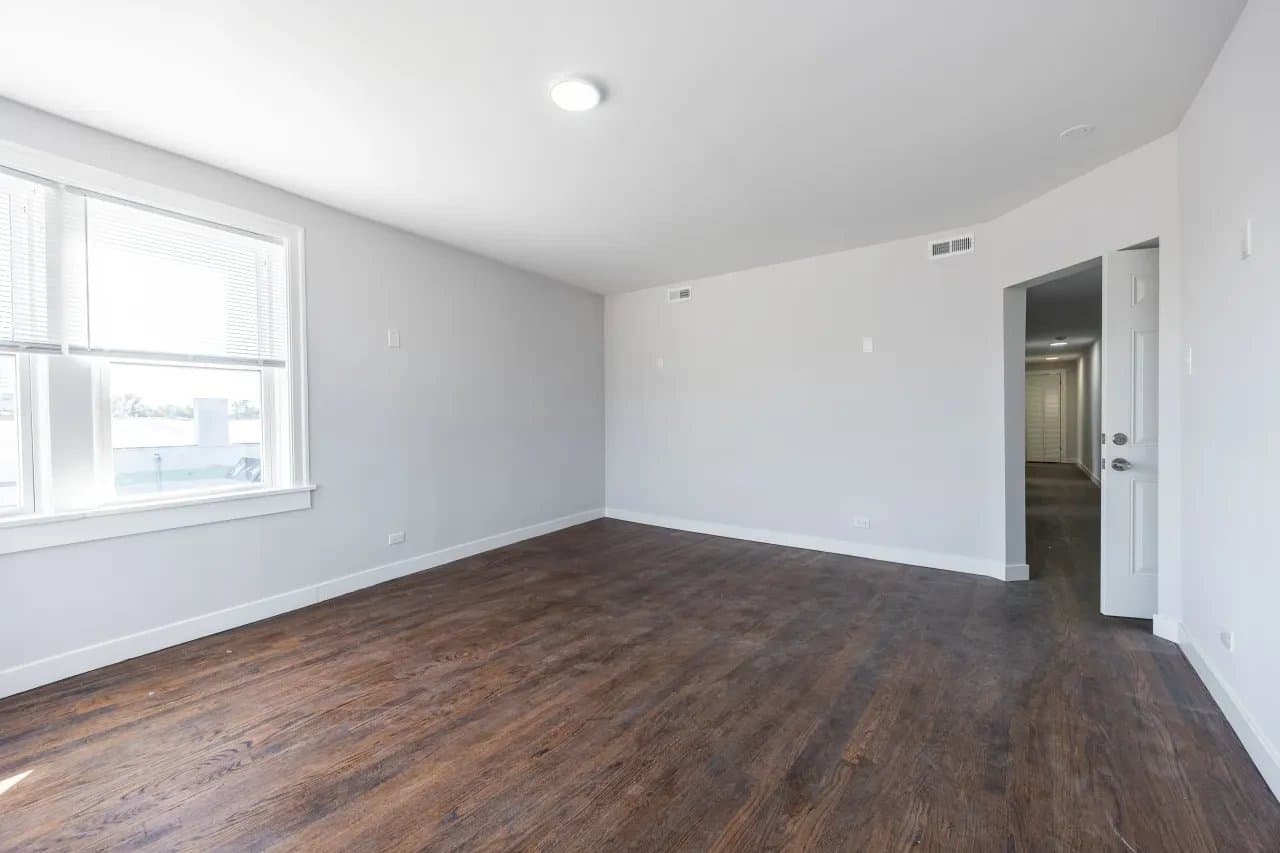 Chicago Apartment: 5235 West Lake Street #1A Chicago, IL 60644