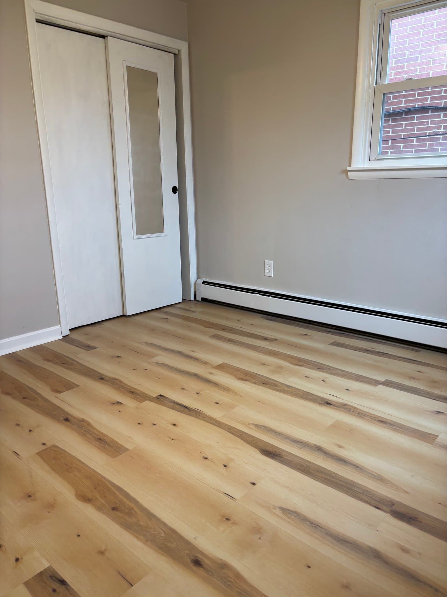 New Brighton Apartment: 528 4th Ave, Apt 3