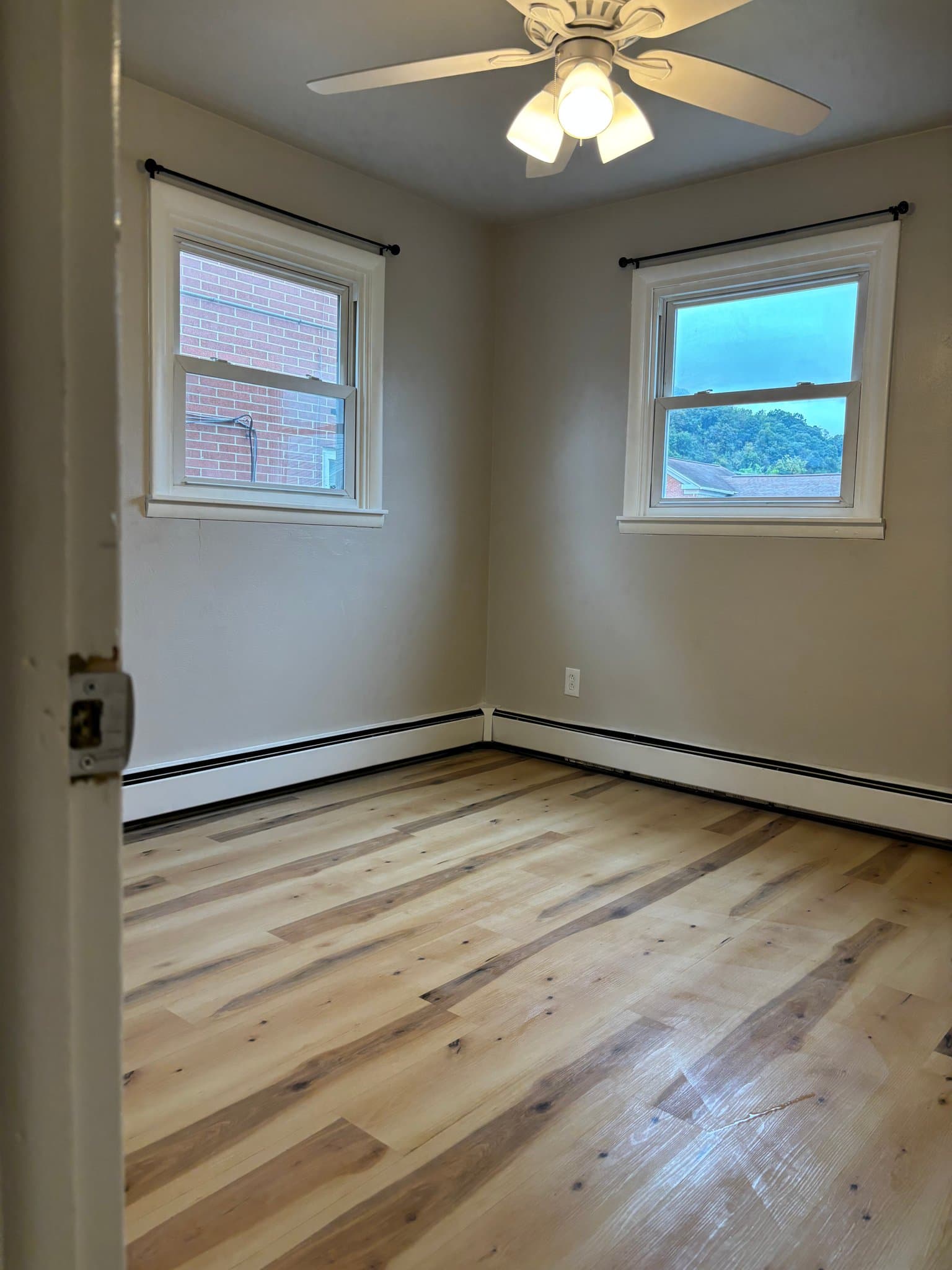 New Brighton Apartment: 528 4th Ave, Apt 3