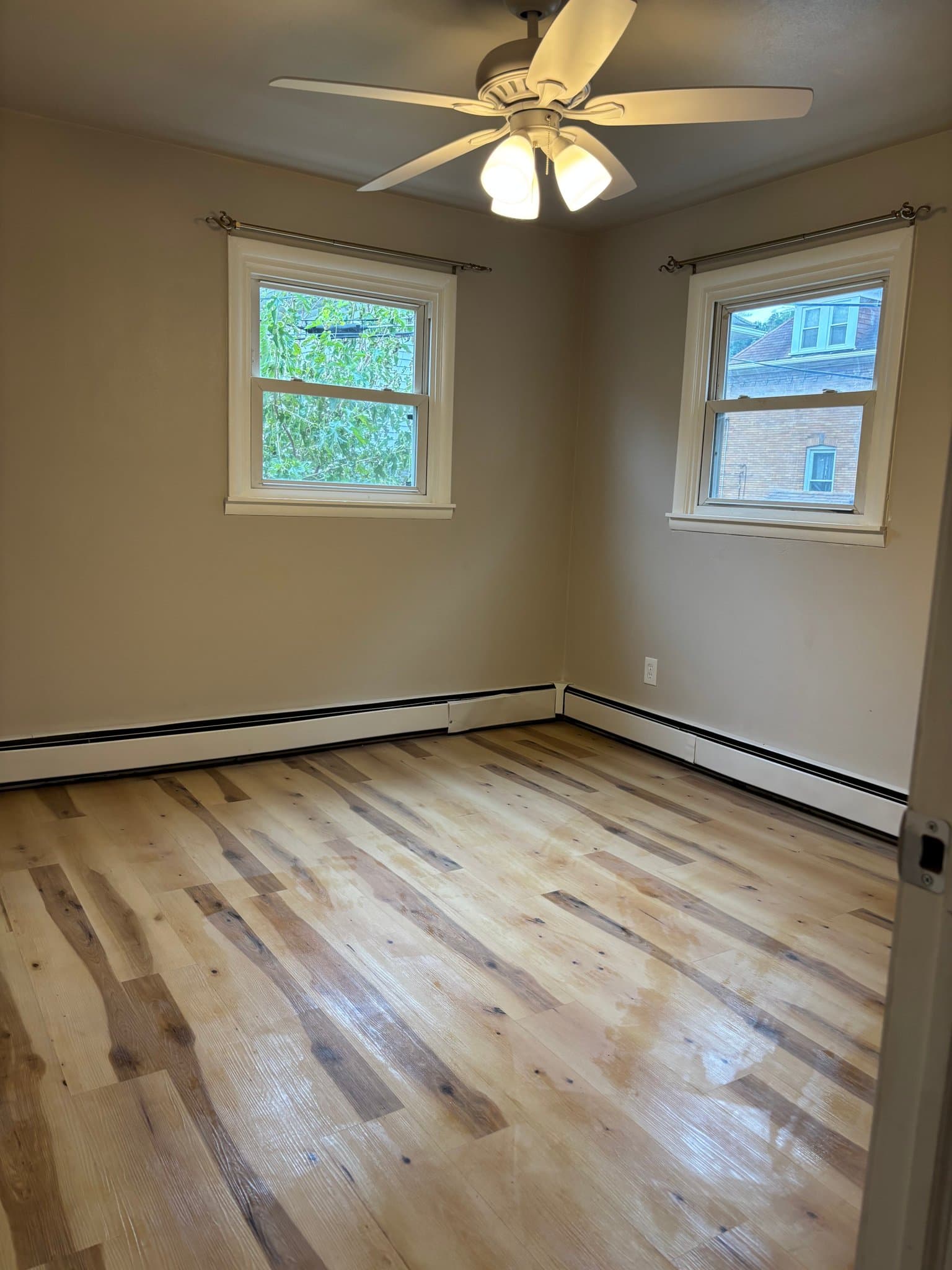 New Brighton Apartment: 528 4th Ave, Apt 3
