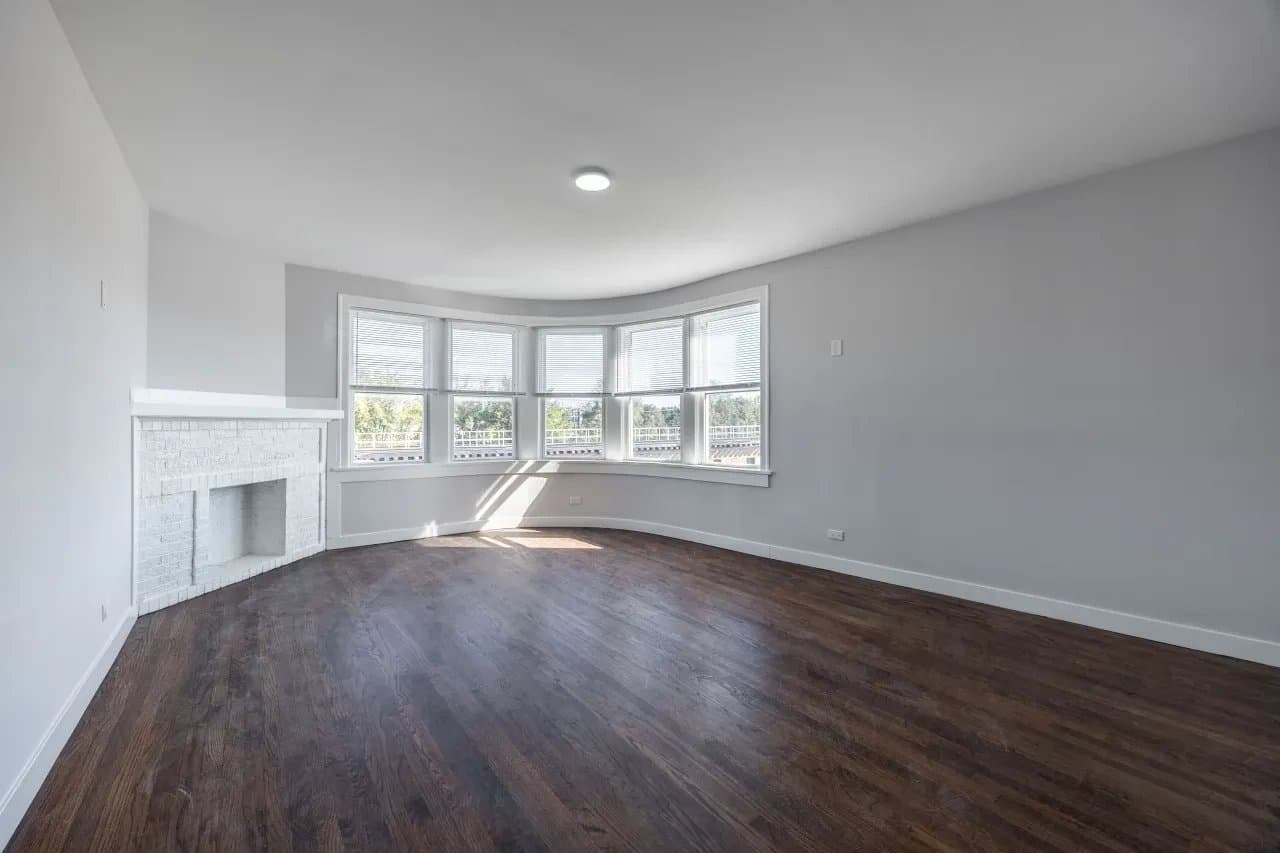 Chicago Apartment: 5235 West Lake Street #2A Chicago, IL 60644