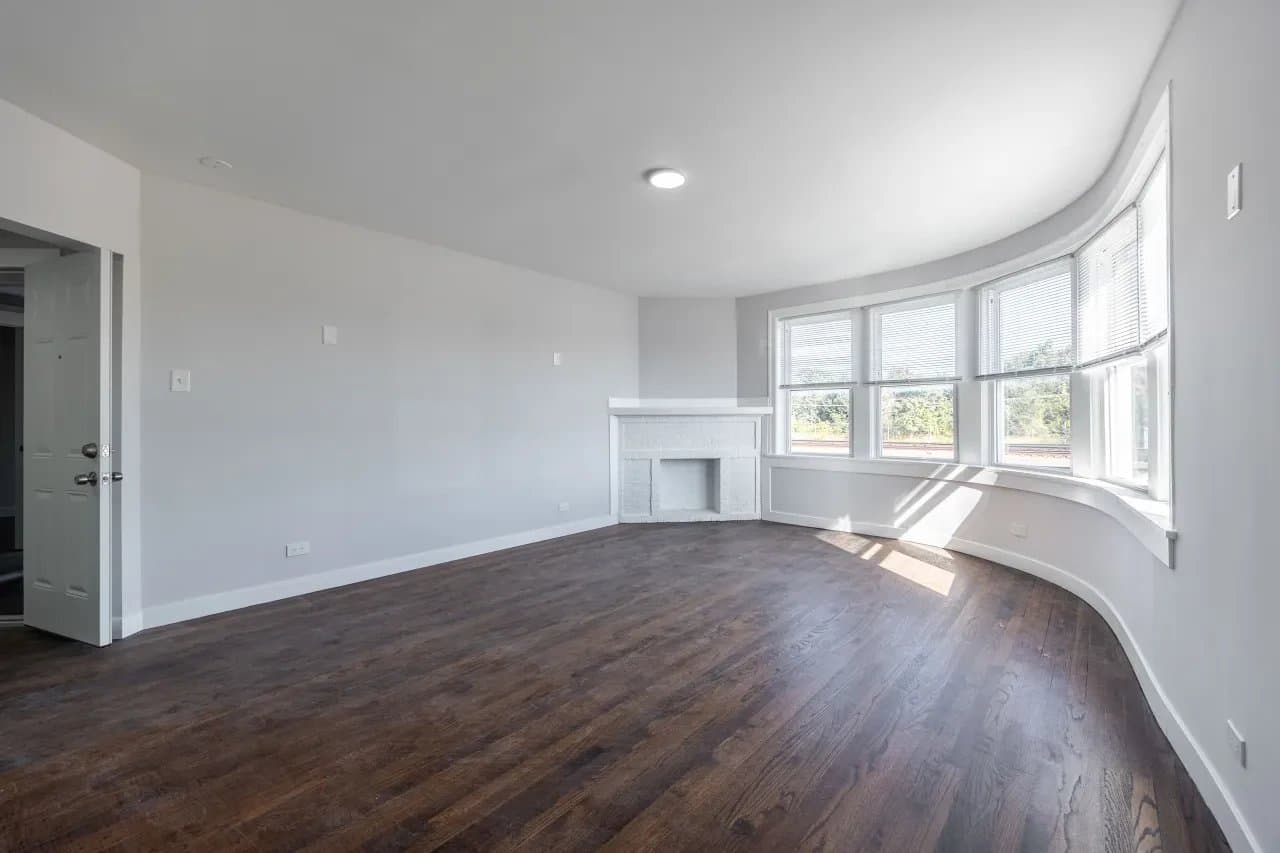 Chicago Apartment: 5235 West Lake Street #2A Chicago, IL 60644