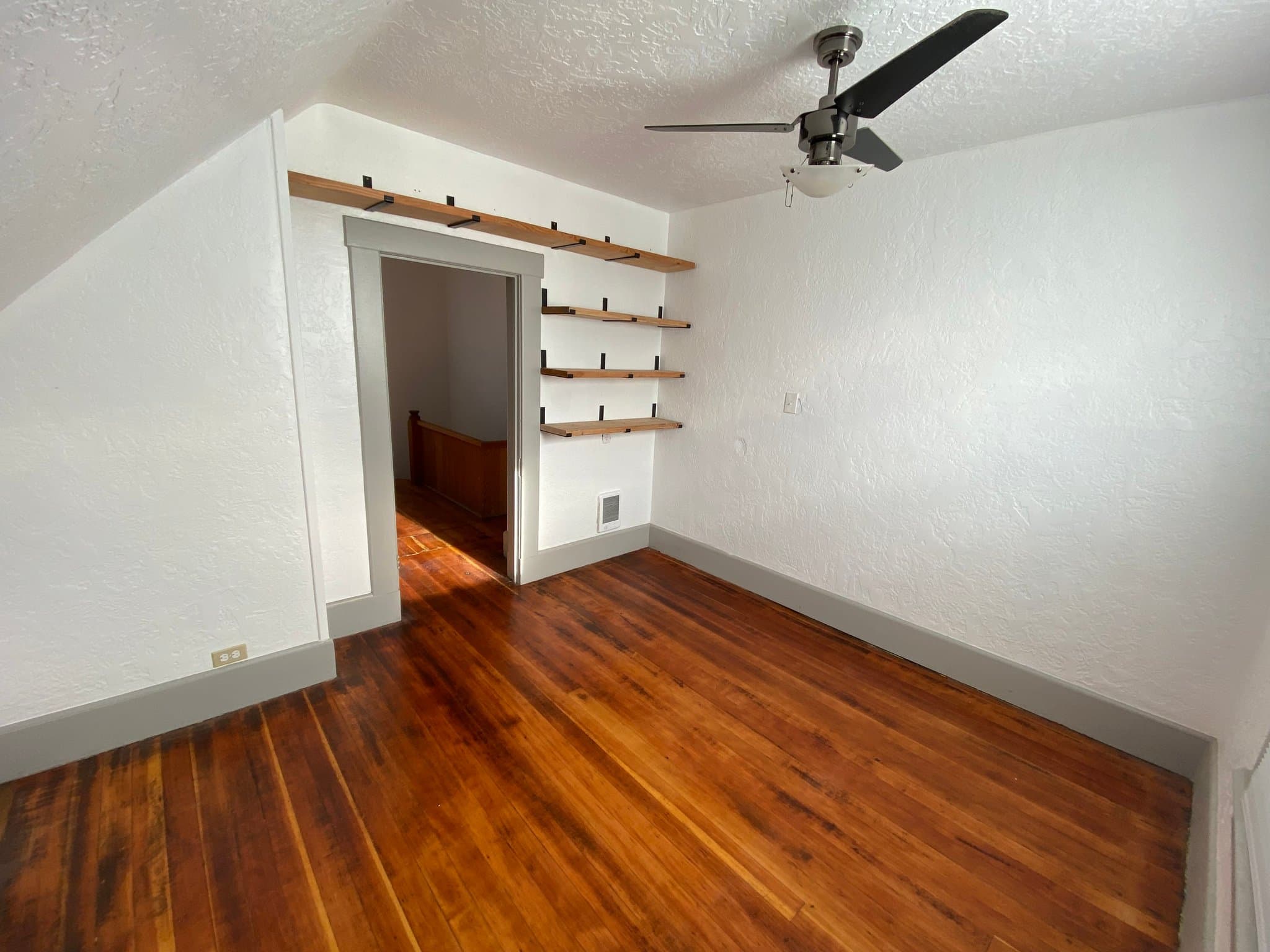 Moro House: 208 Main St