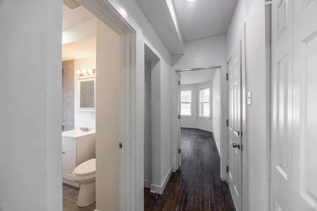 Chicago Apartment: 5235 West Lake Street #3B Chicago, IL 60644