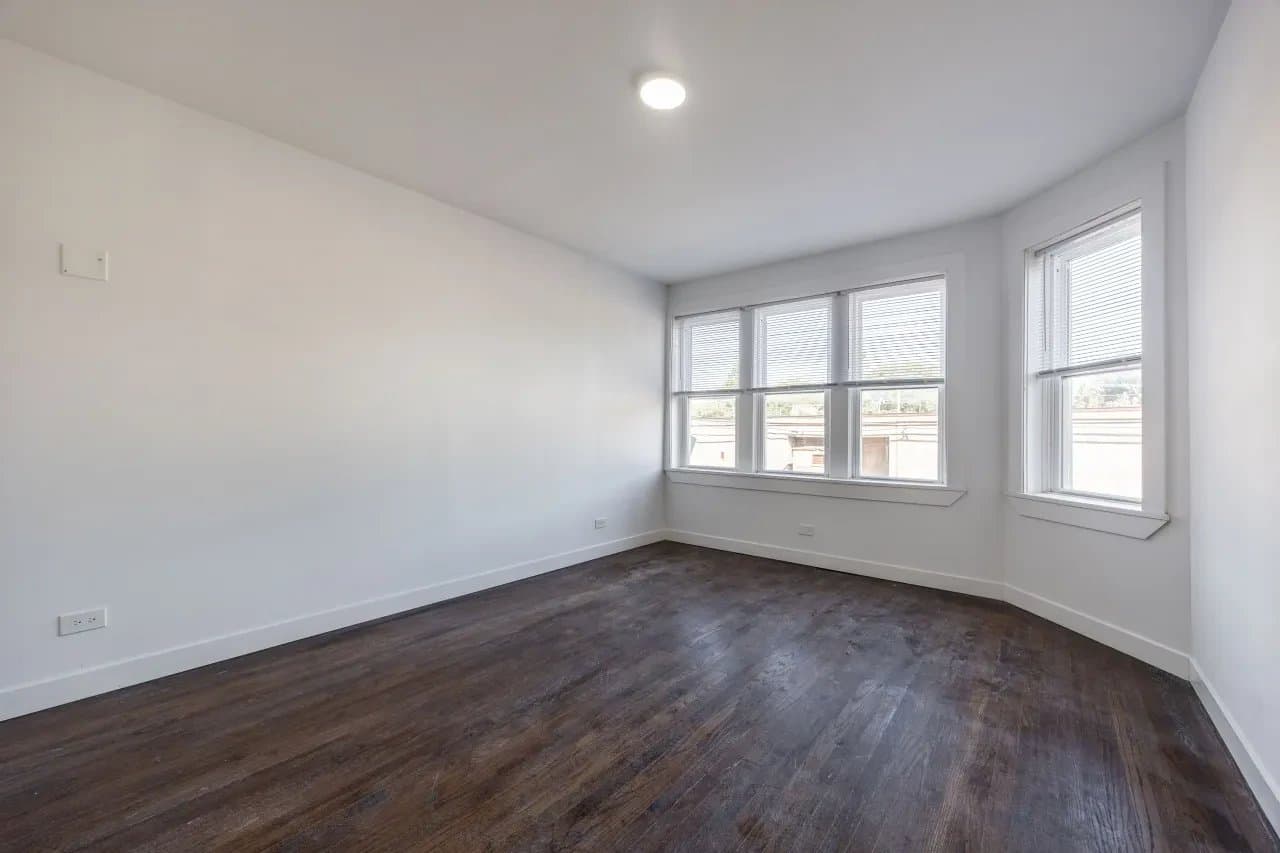 Chicago Apartment: 5235 West Lake Street #3B Chicago, IL 60644