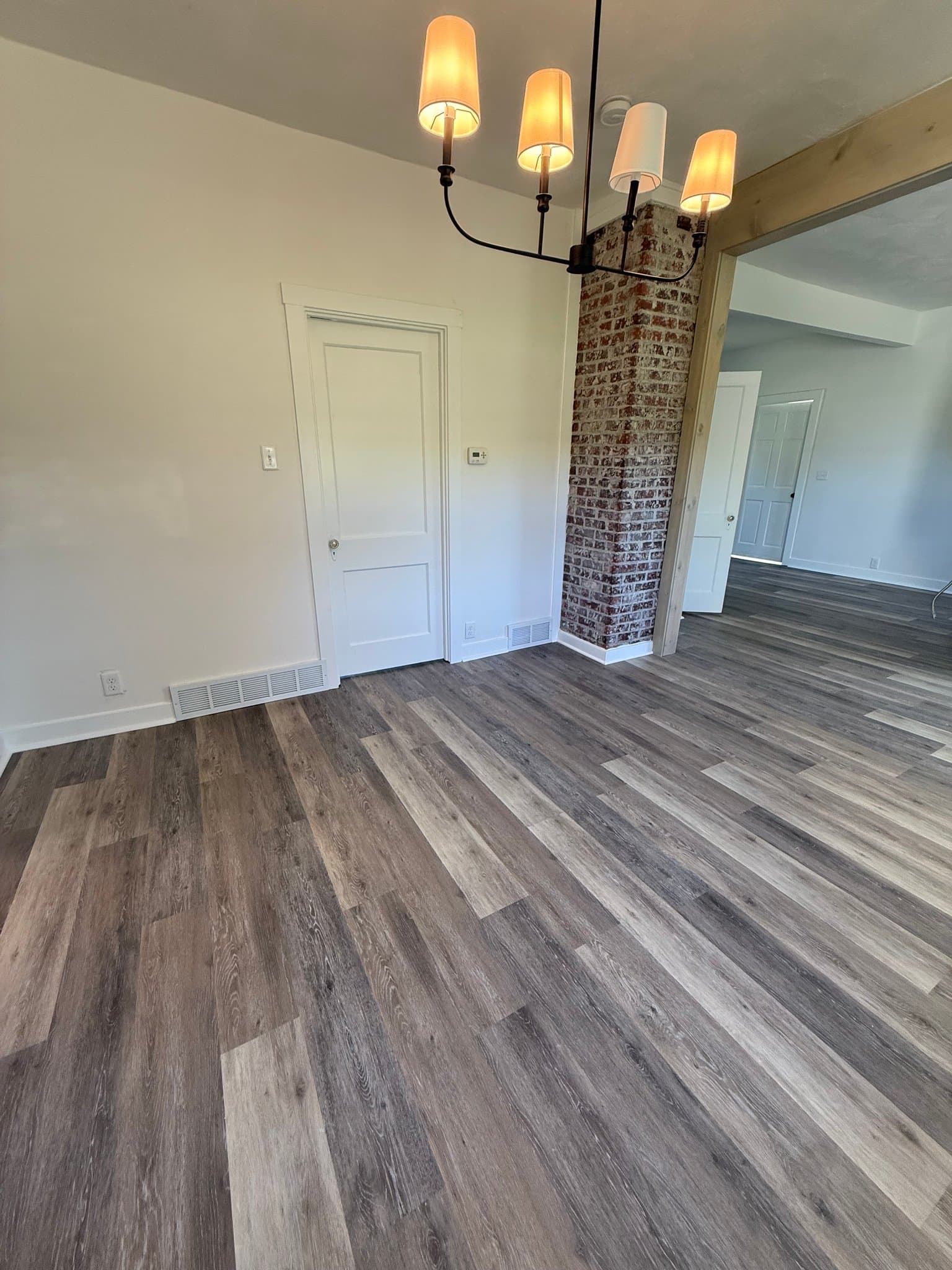 Des Moines House: 1900 SE 1st St.