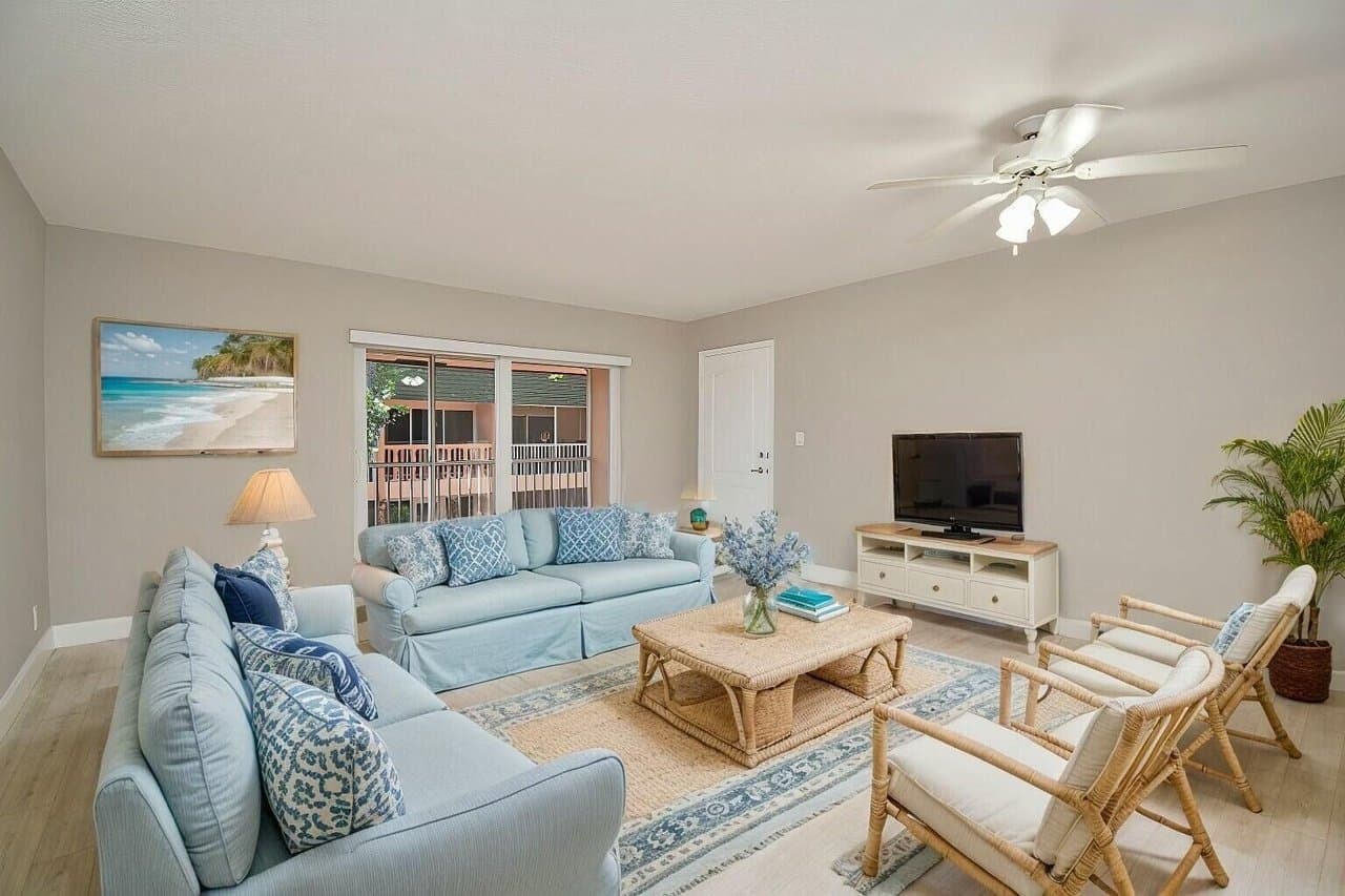 Deerfield Beach Condo: 770 SE 2nd Ave