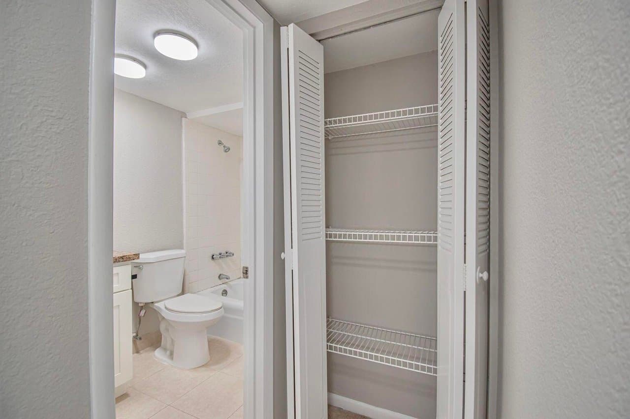 Deerfield Beach Condo: 770 SE 2nd Ave