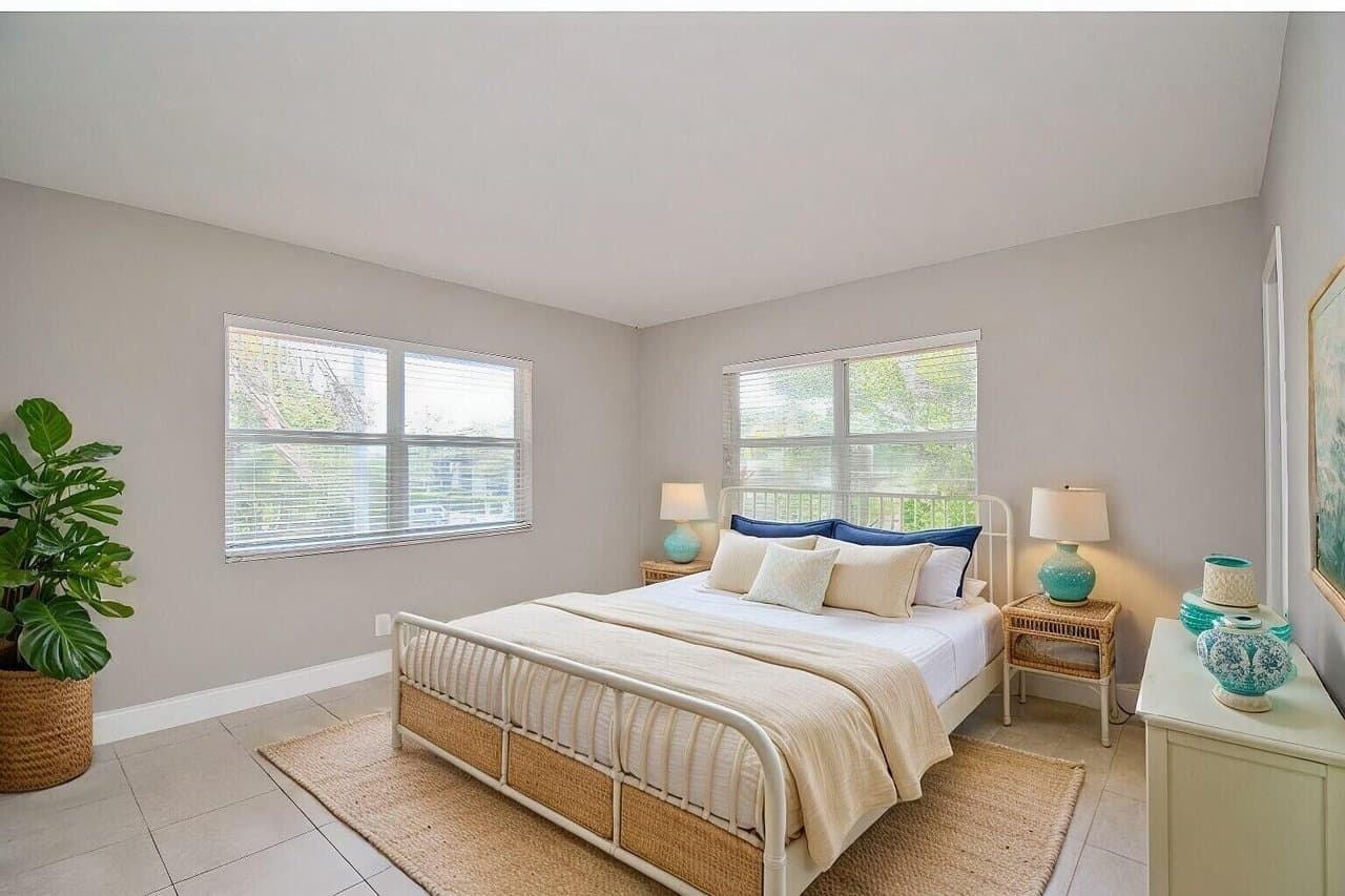 Deerfield Beach Condo: 770 SE 2nd Ave