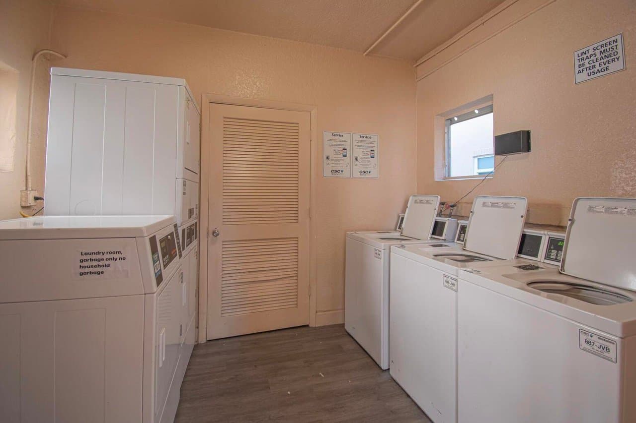 Deerfield Beach Condo: 770 SE 2nd Ave