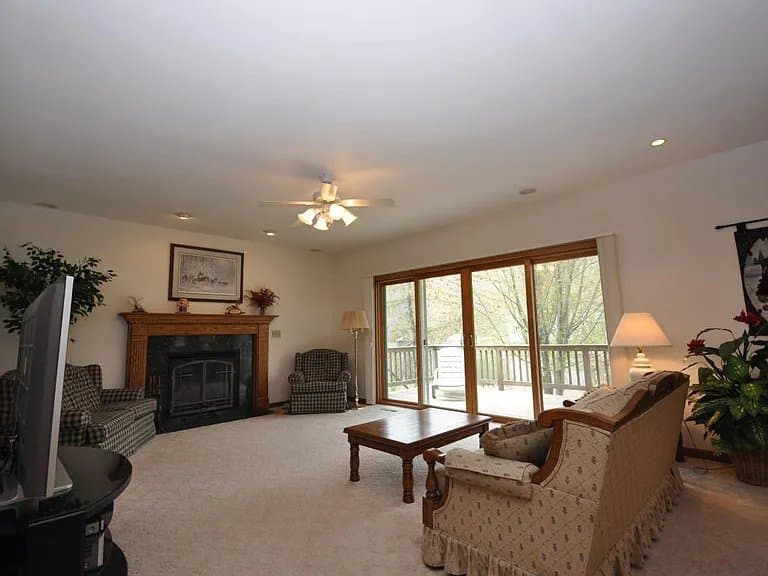 West Bend House: 5525 Bauers Drive