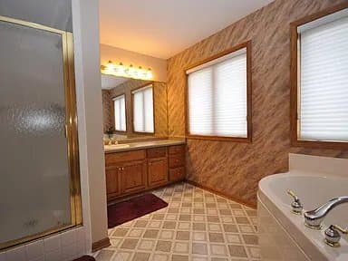 West Bend House: 5525 Bauers Drive