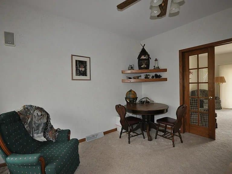 West Bend House: 5525 Bauers Drive