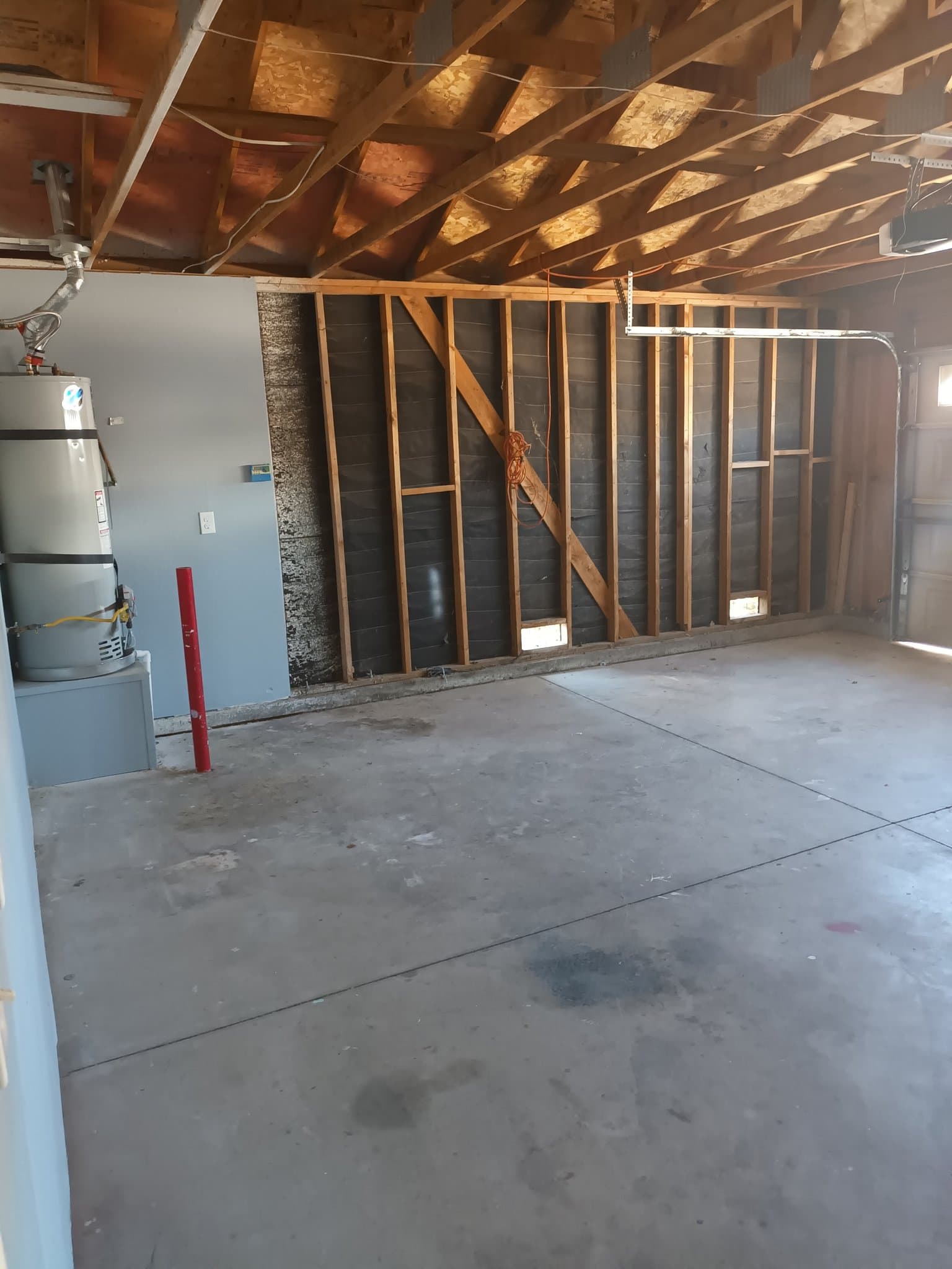 Adelanto House: 14574 Monterey Place