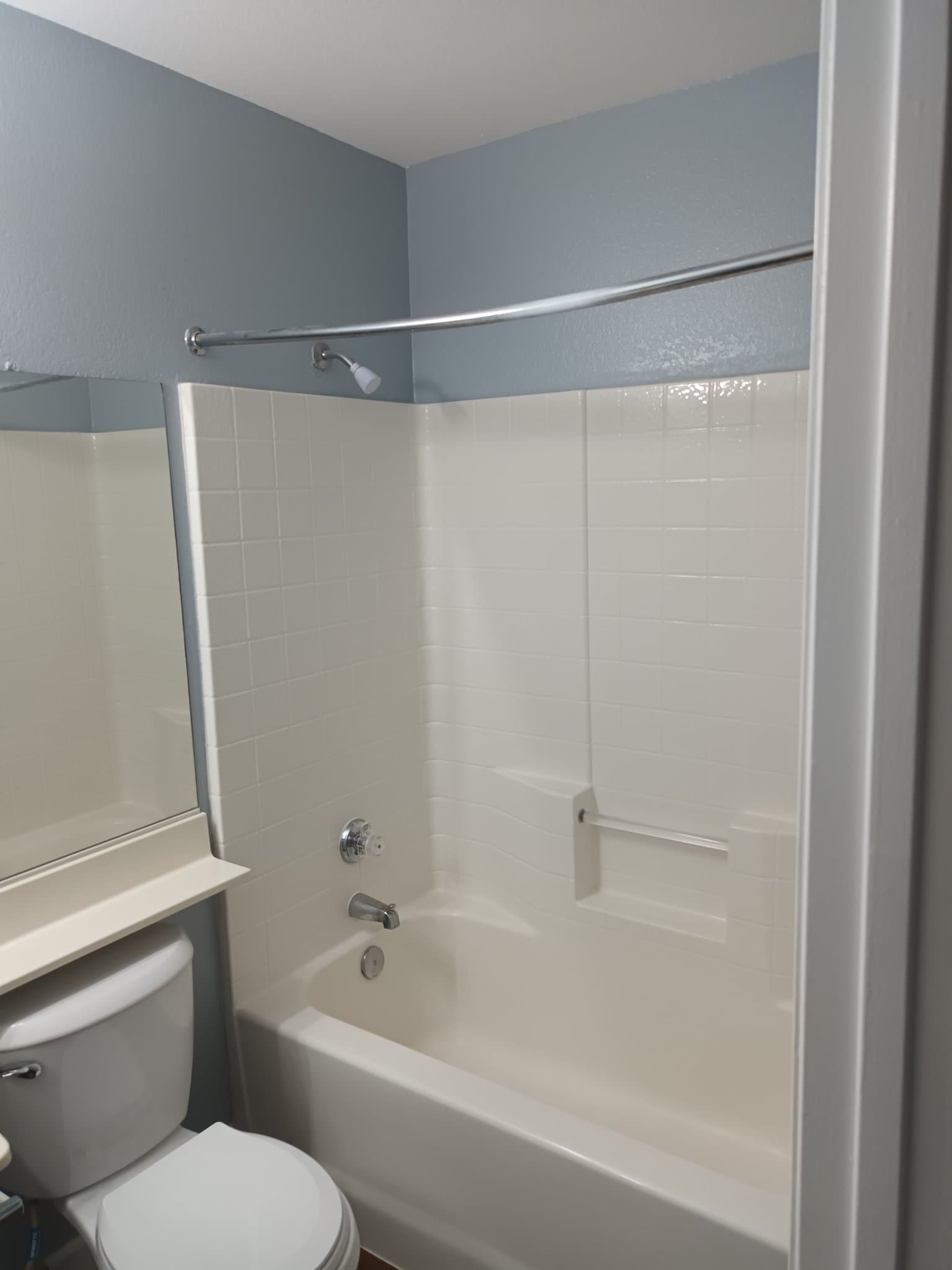 Adelanto House: 14575 Monterey Place