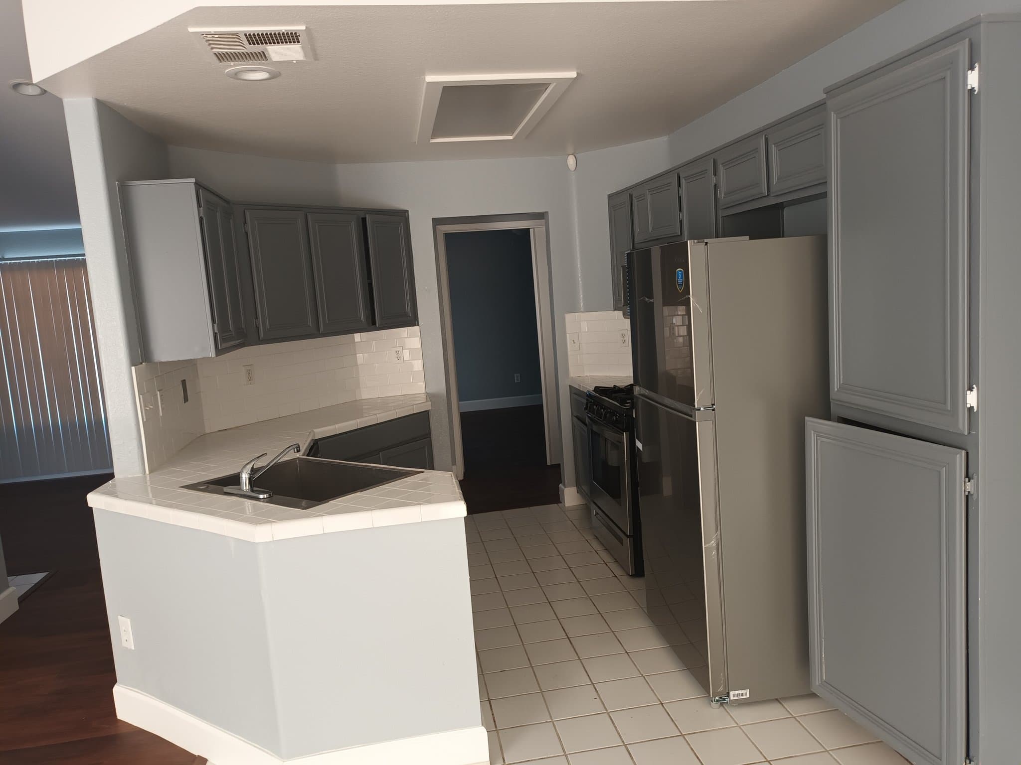 Adelanto House: 14575 Monterey Place