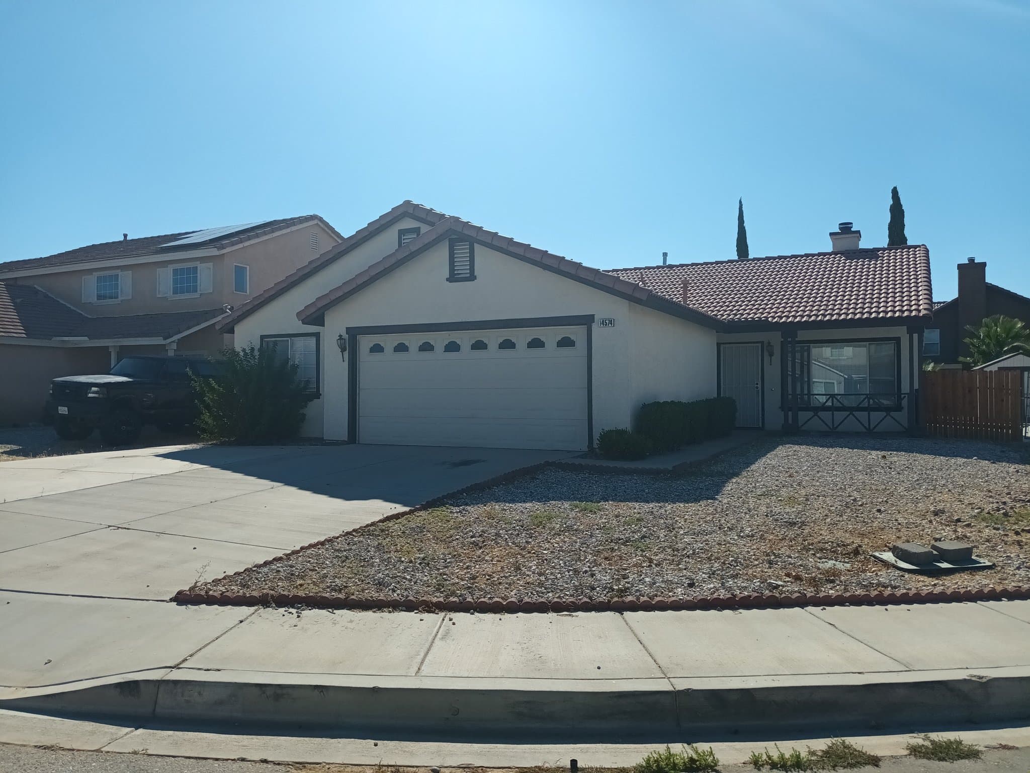 Adelanto House: 14574 Monterey Place