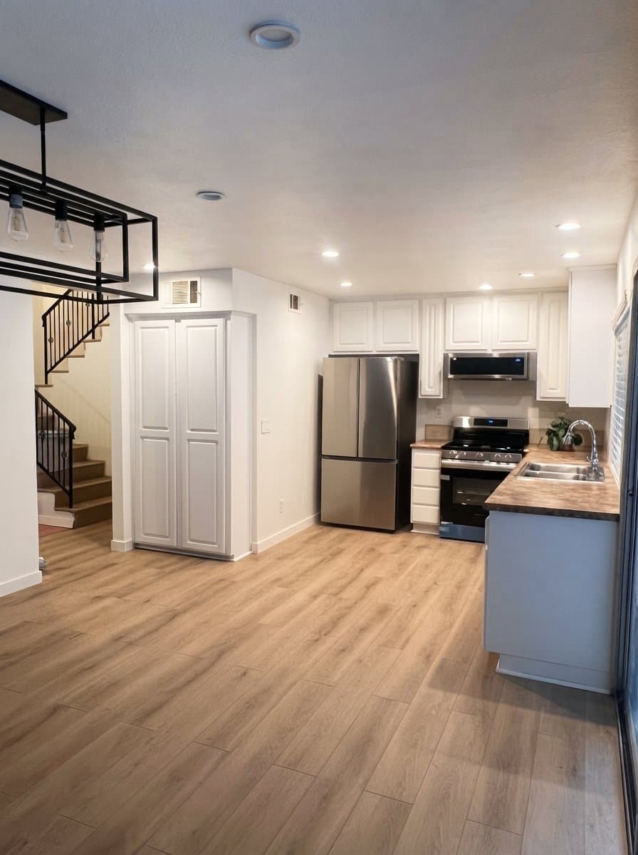 Hansen Hills House: 12525 Chanute St