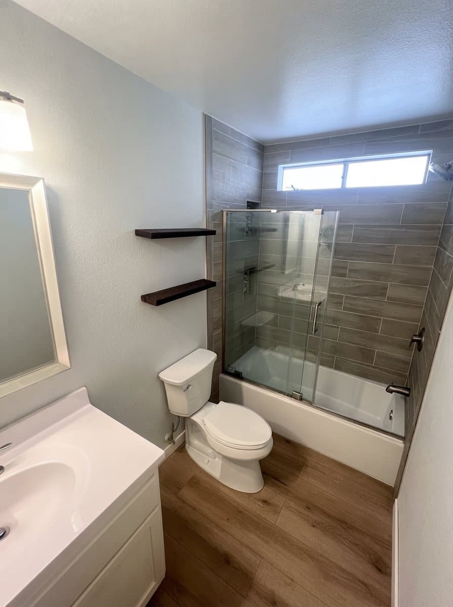 Hansen Hills House: 12525 Chanute St