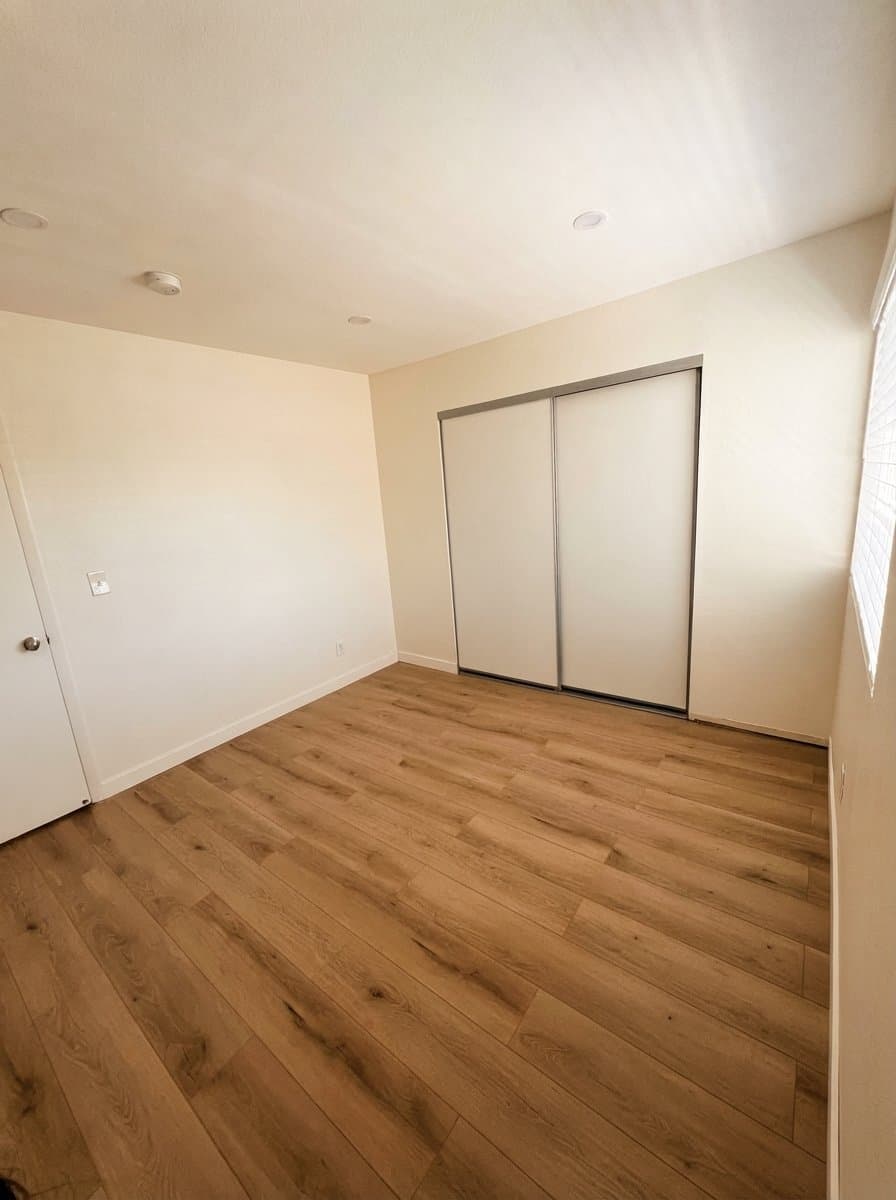Hansen Hills House: 12525 Chanute St