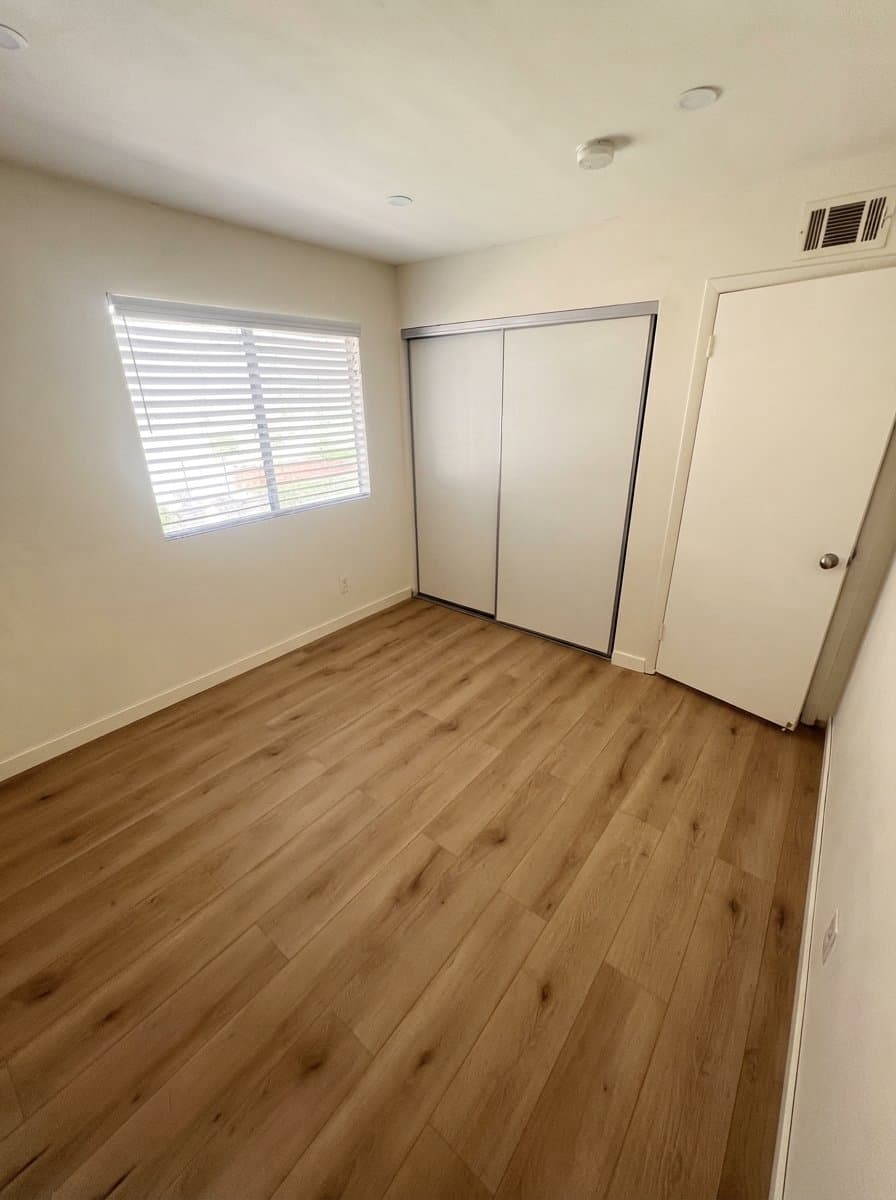 Hansen Hills House: 12525 Chanute St