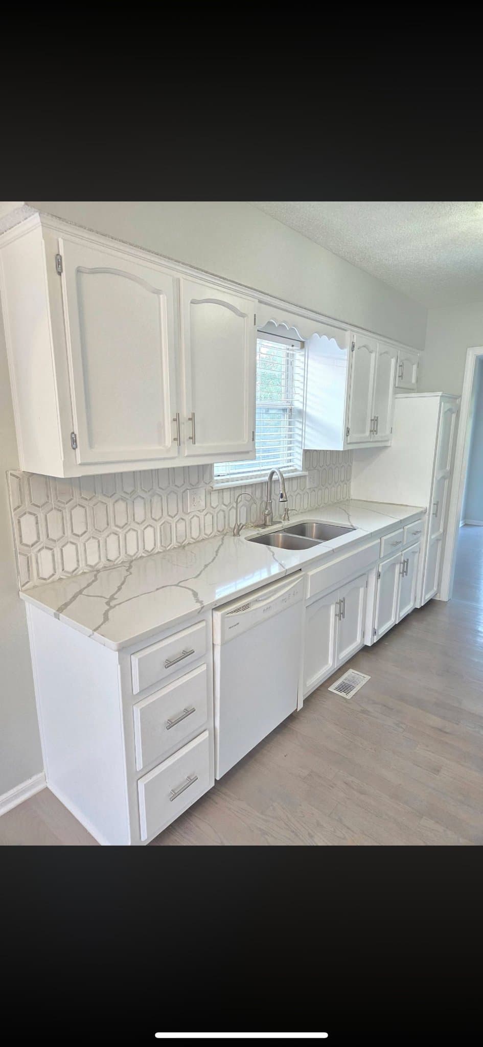 Kansas City Townhome: 6915 n bales ave