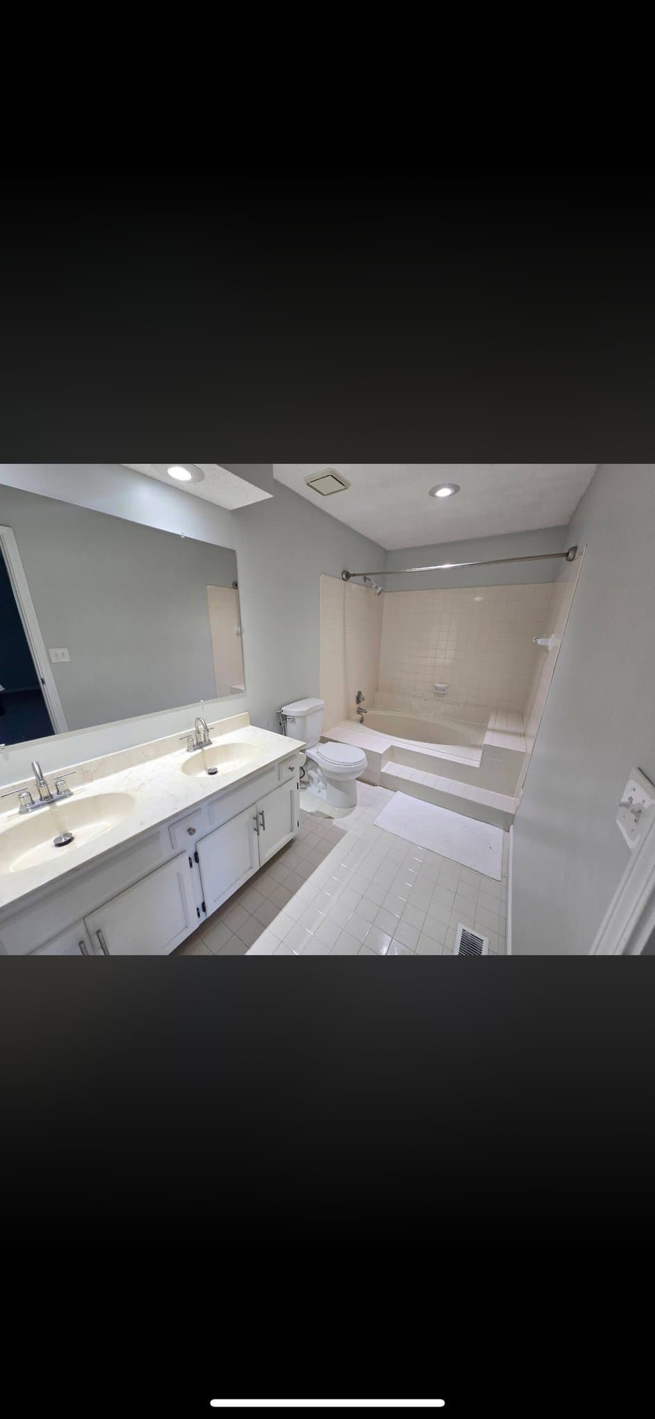 Kansas City Townhome: 6915 n bales ave