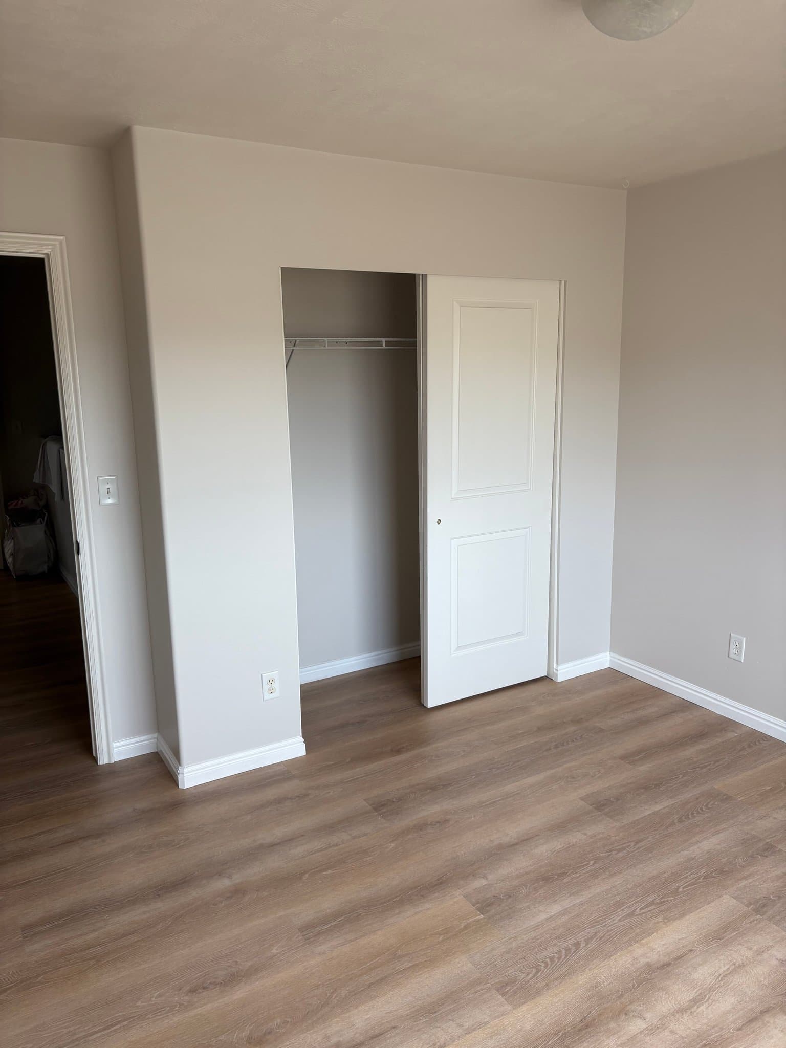 Draper Single Room: 127 E Chandlerpoint Way