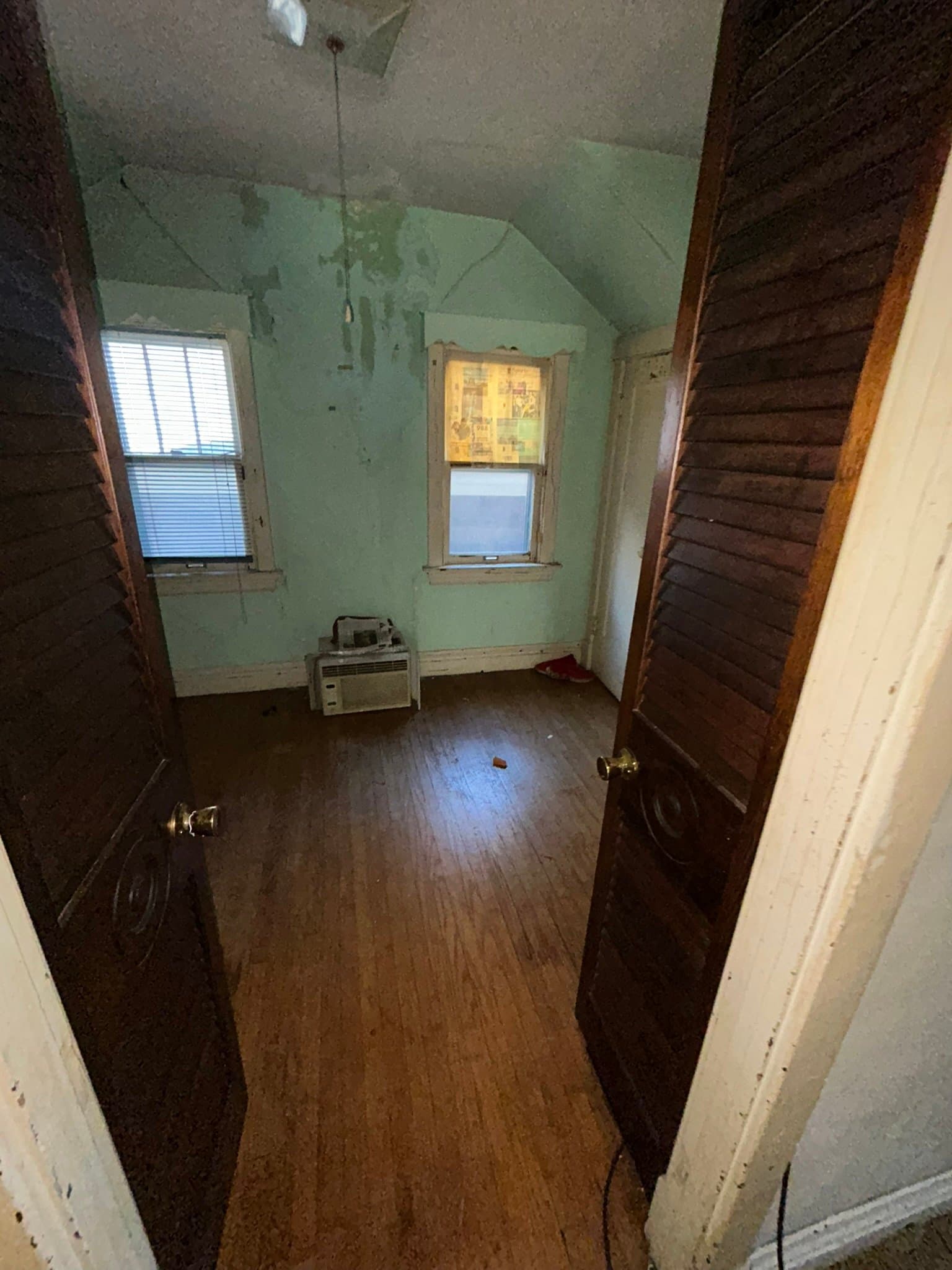 St. Louis House: 5468 Gilmore Ave.