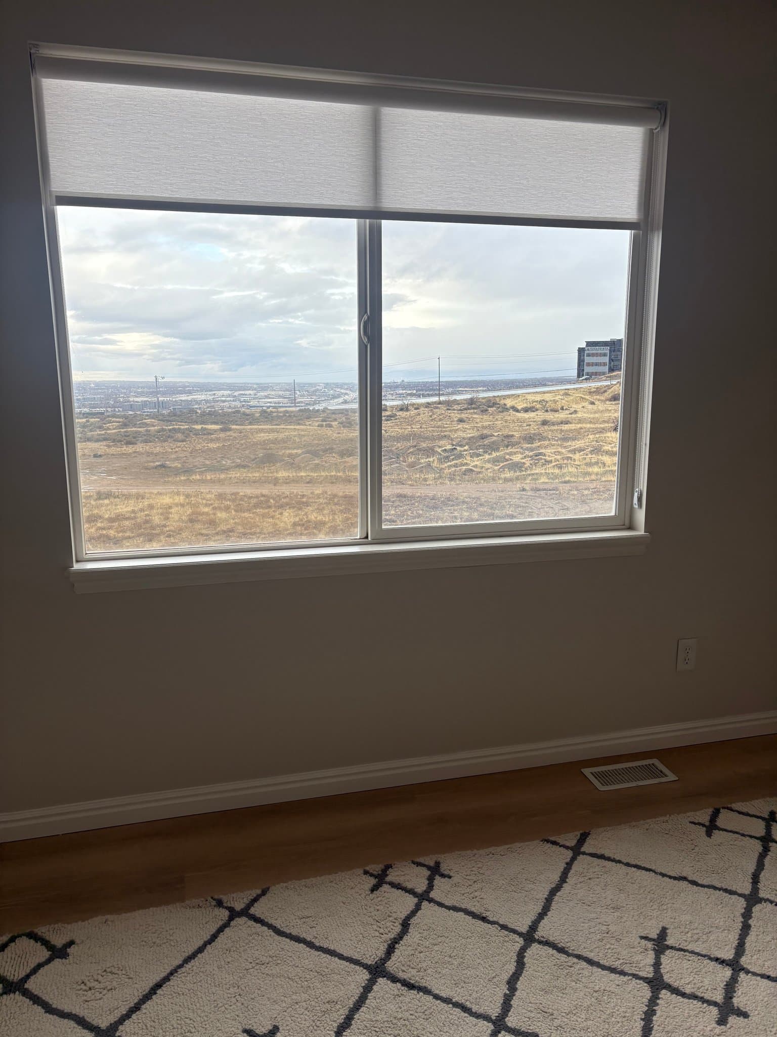 Draper Single Room: 127 E Chandlerpoint Way